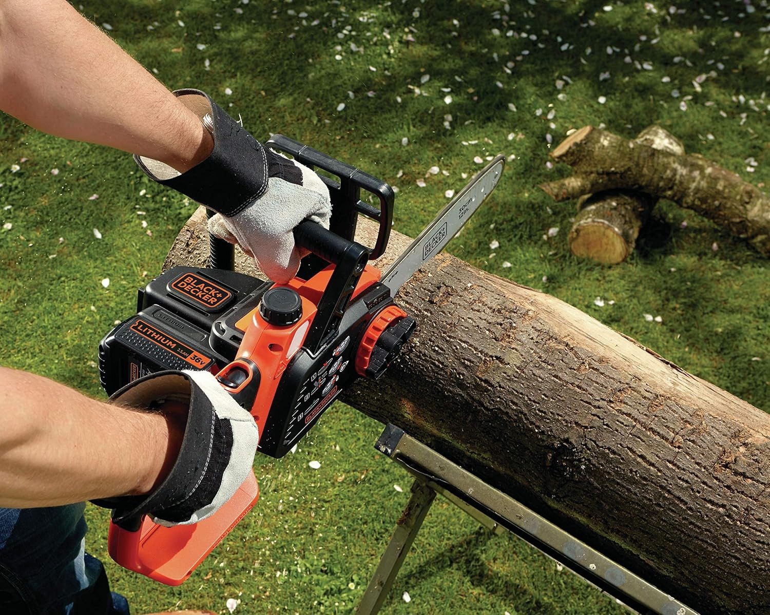Black + Decker Akku-Kettensäge Li Ion Akku Kettensäge 36V GKC3630L25 mit Akku und Ladegerät, 1-tlg.