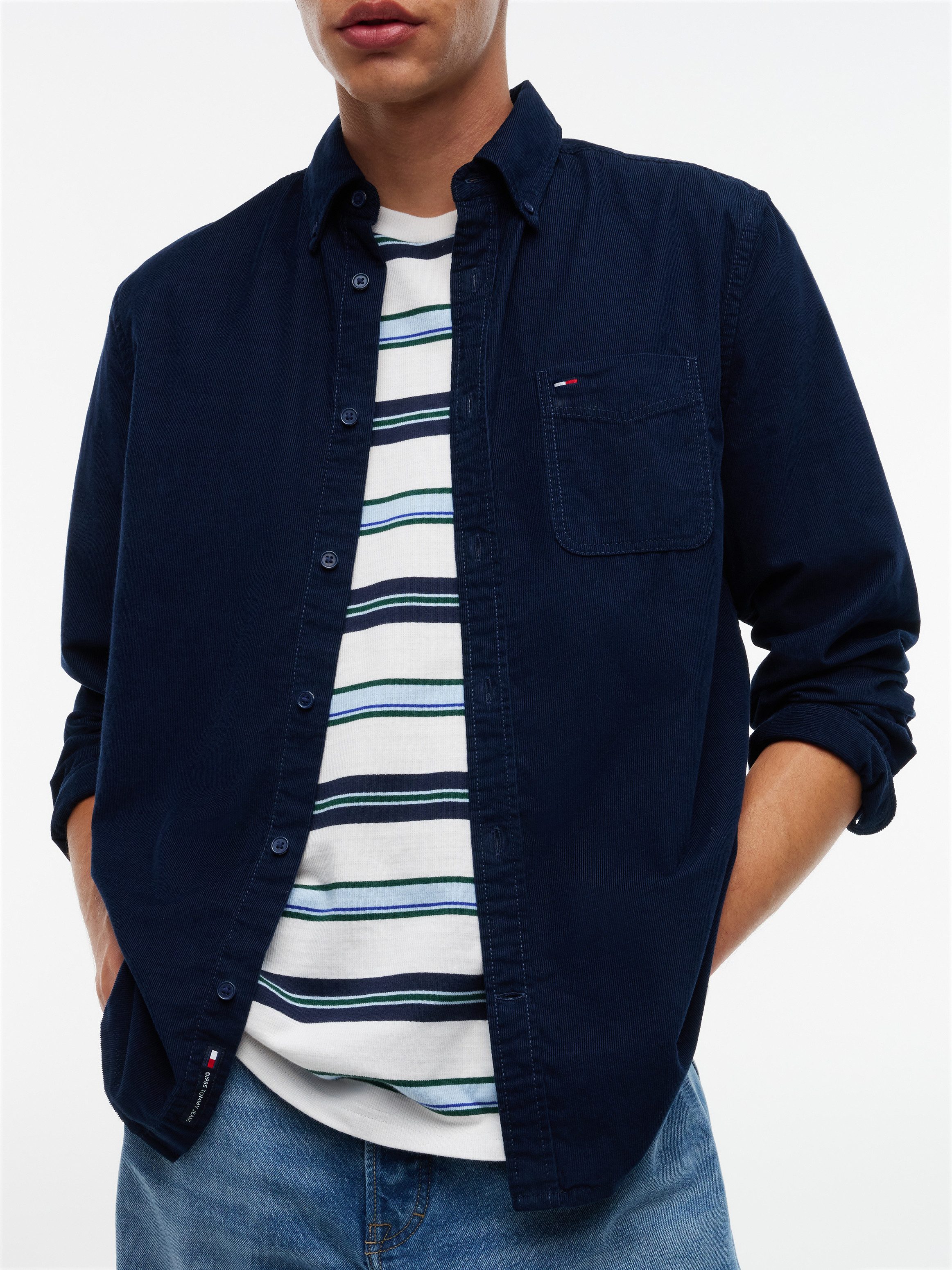 Tommy Jeans Langarmhemd REGULAR BABY CORDUROY SHIRT Regular fit mit Brusttasche