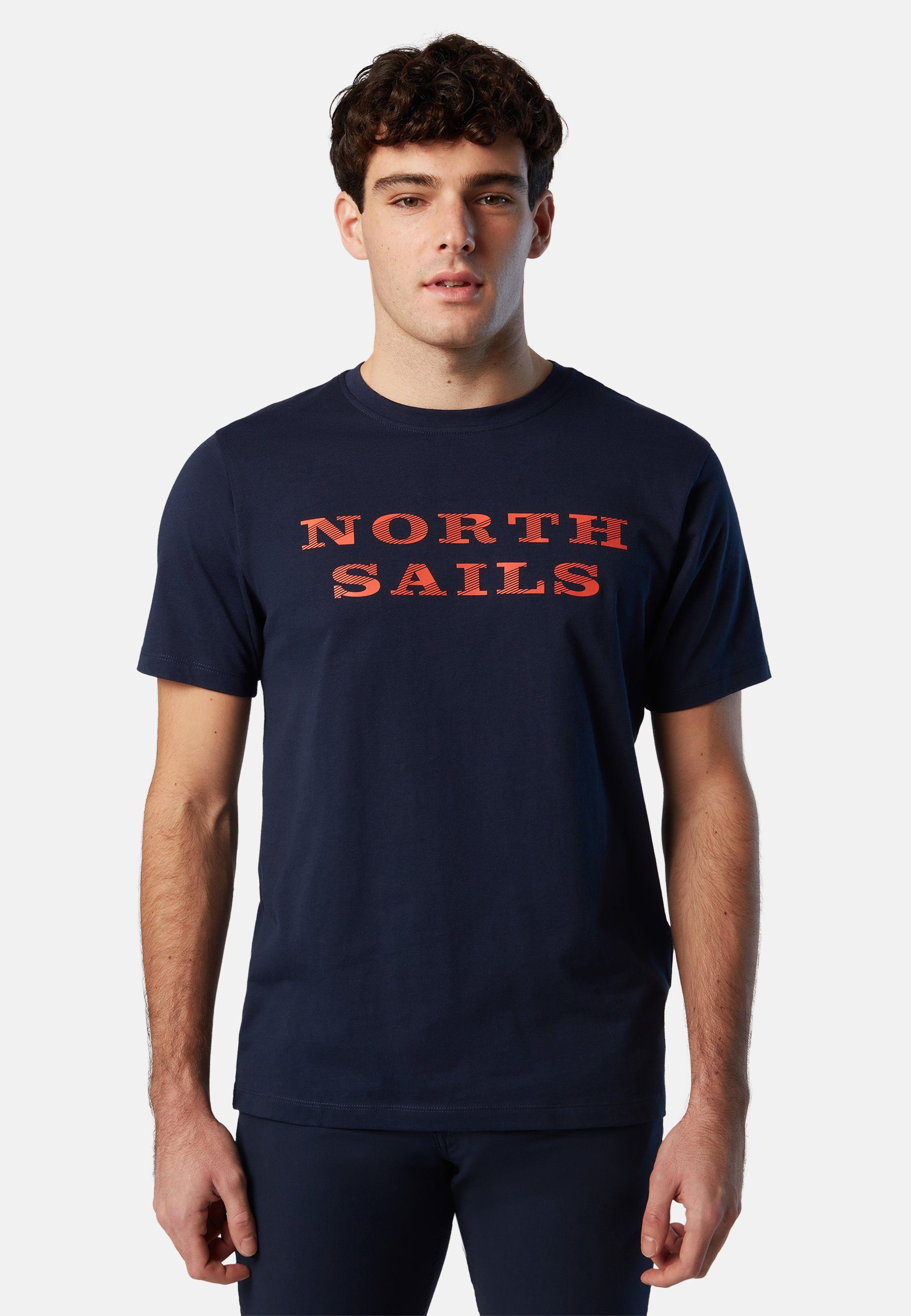 North Sails T-Shirt T-Shirt mit Brustaufdruck Ton-in-Ton-Nähte DARK BLUE