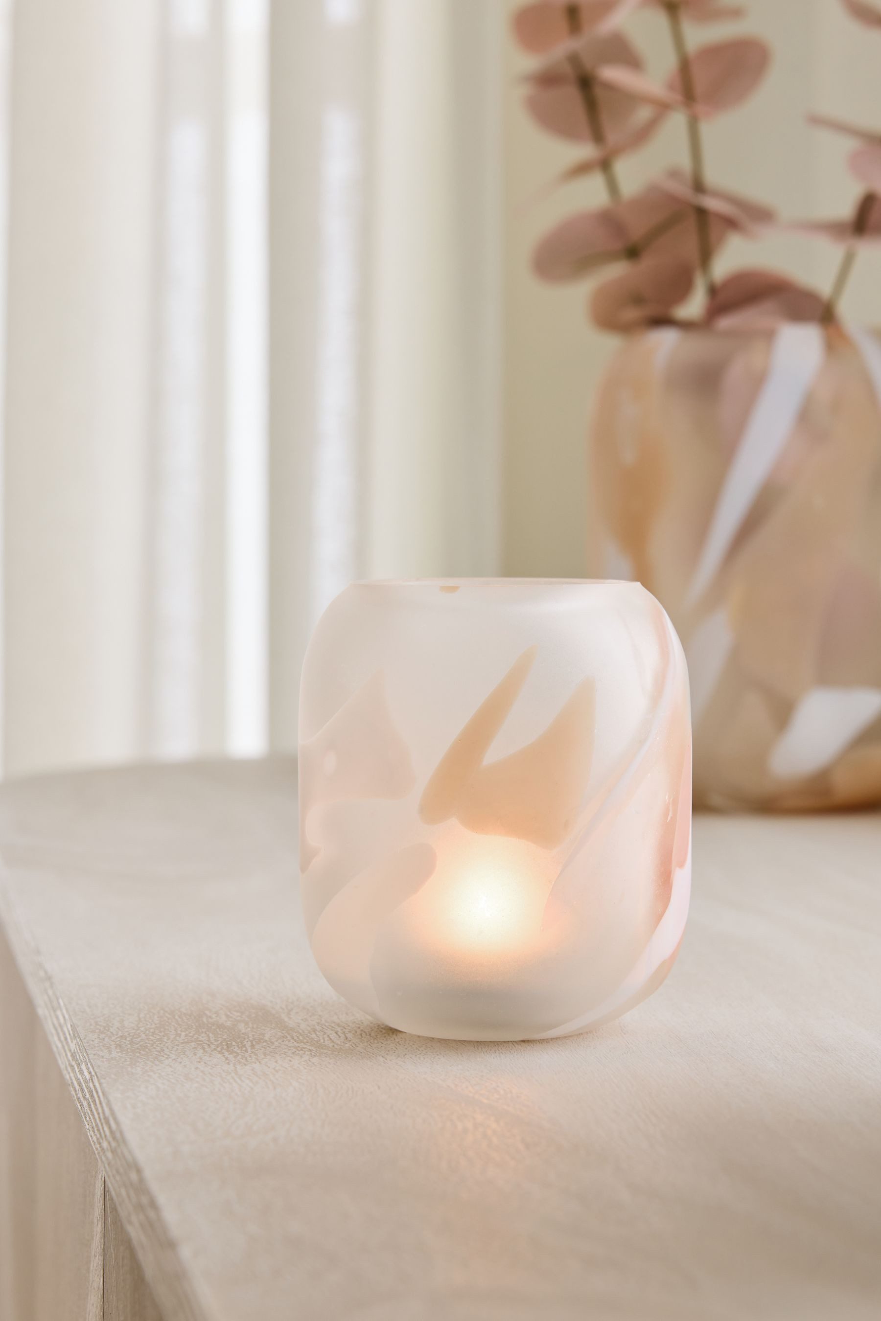 Next Teelichthalter Teelichthalter aus mattiertem Konfetti-Glas