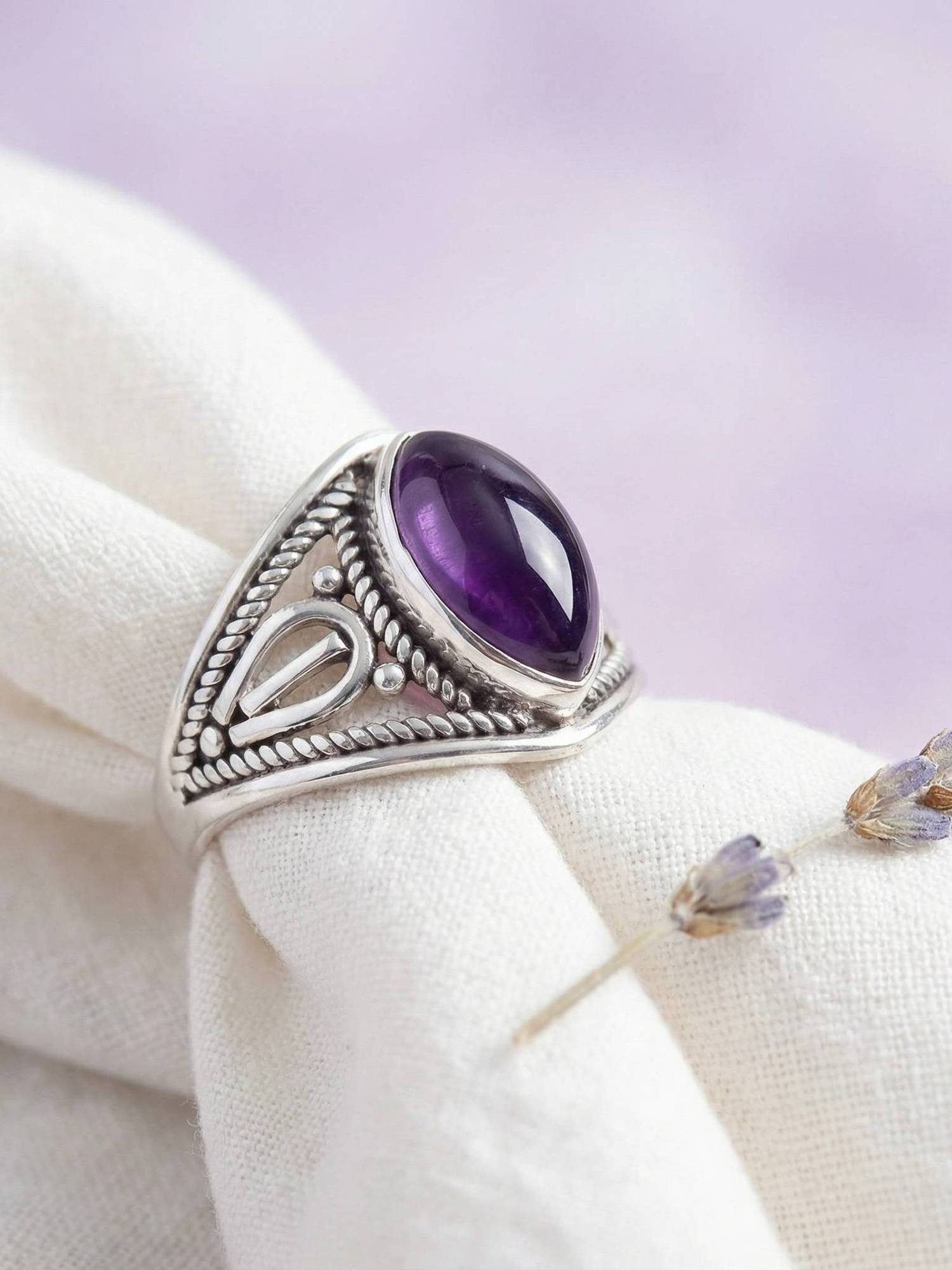 mantraroma Silberring DAHAB Ellipse aus 925 Silber mit Amethyst (Ring mit Schmuckbeutel), Damenring aus 925er Silber