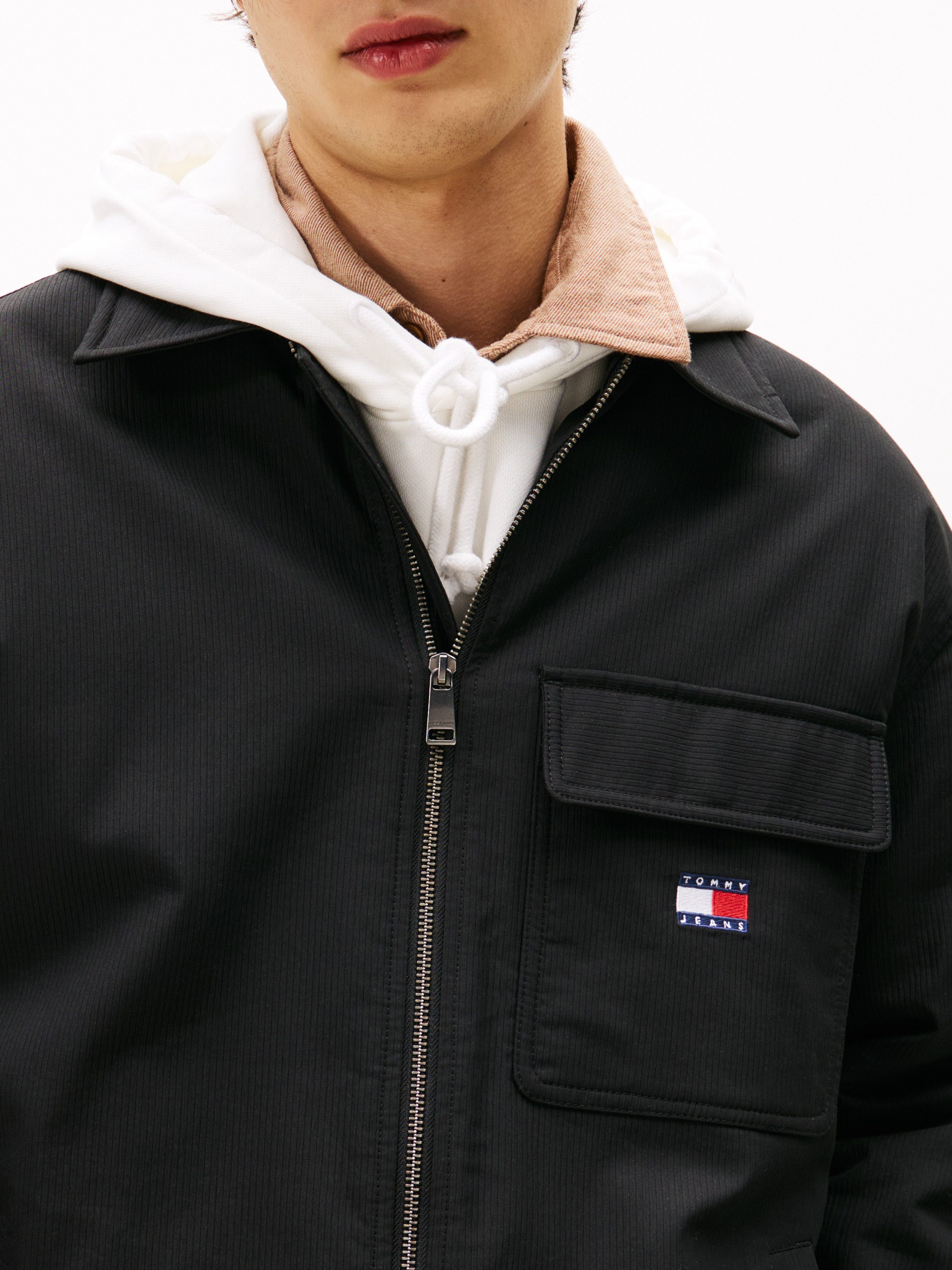 Tommy Jeans Hemdjacke TJM PADDED TECH CORD Overshirt, lockere Form, wattiert
