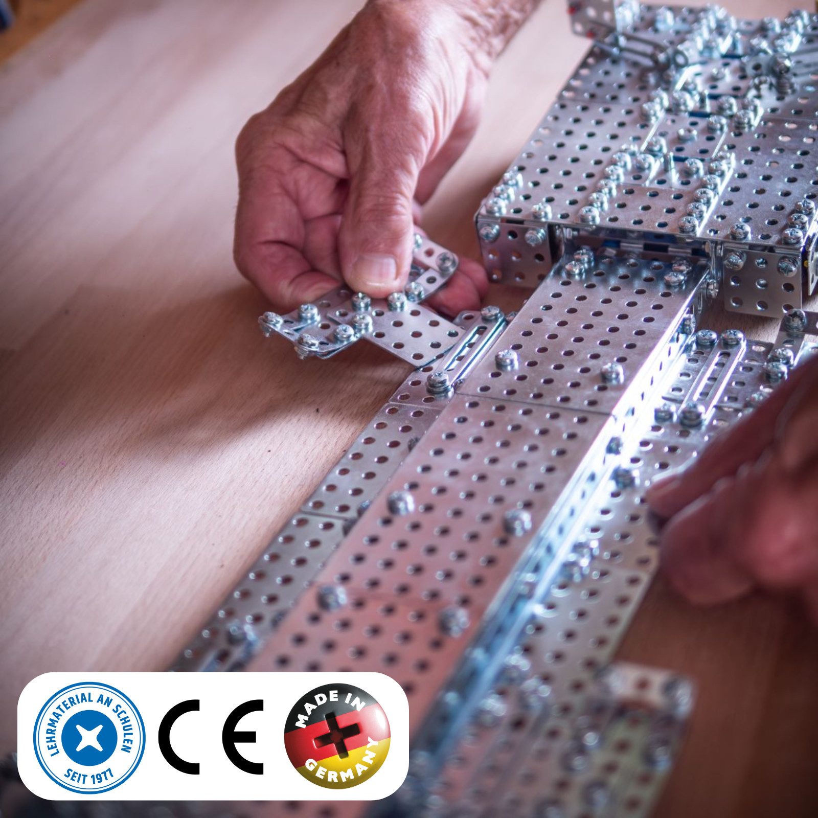 Eitech eitech LKW Tieflader, 00331 Metallbaukasten, (3D Puzzle, 2180 St., Modellbau), Modellbausatz, Made in Germany
