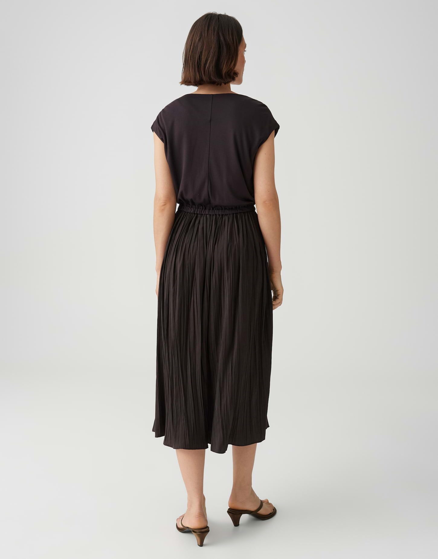OPUS Midikleid mit fließender Silhouette Femininer Look mit eleganter Länge