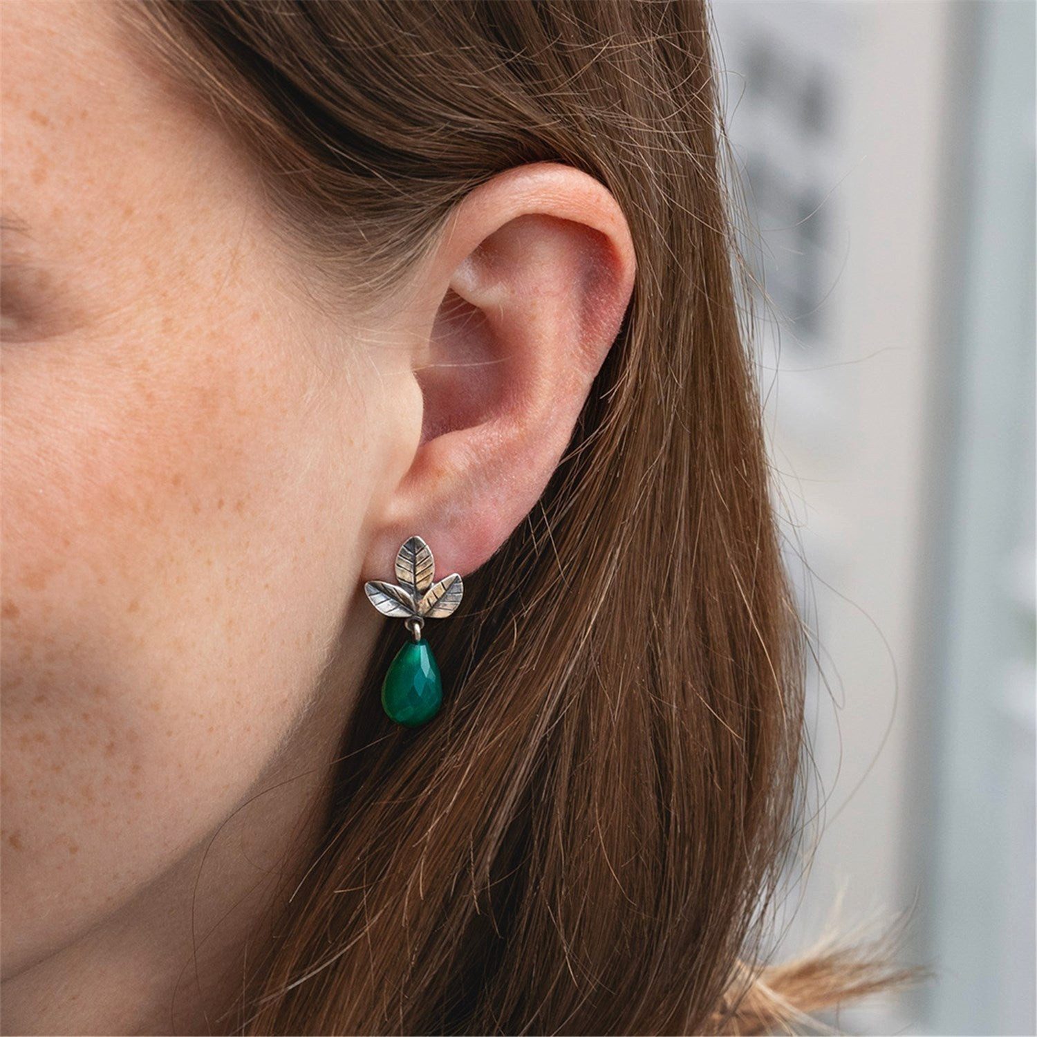 Trollbeads Paar Ohrstecker Blätter der Gelassenheit Ohrstecker mit grünem O günstig online kaufen