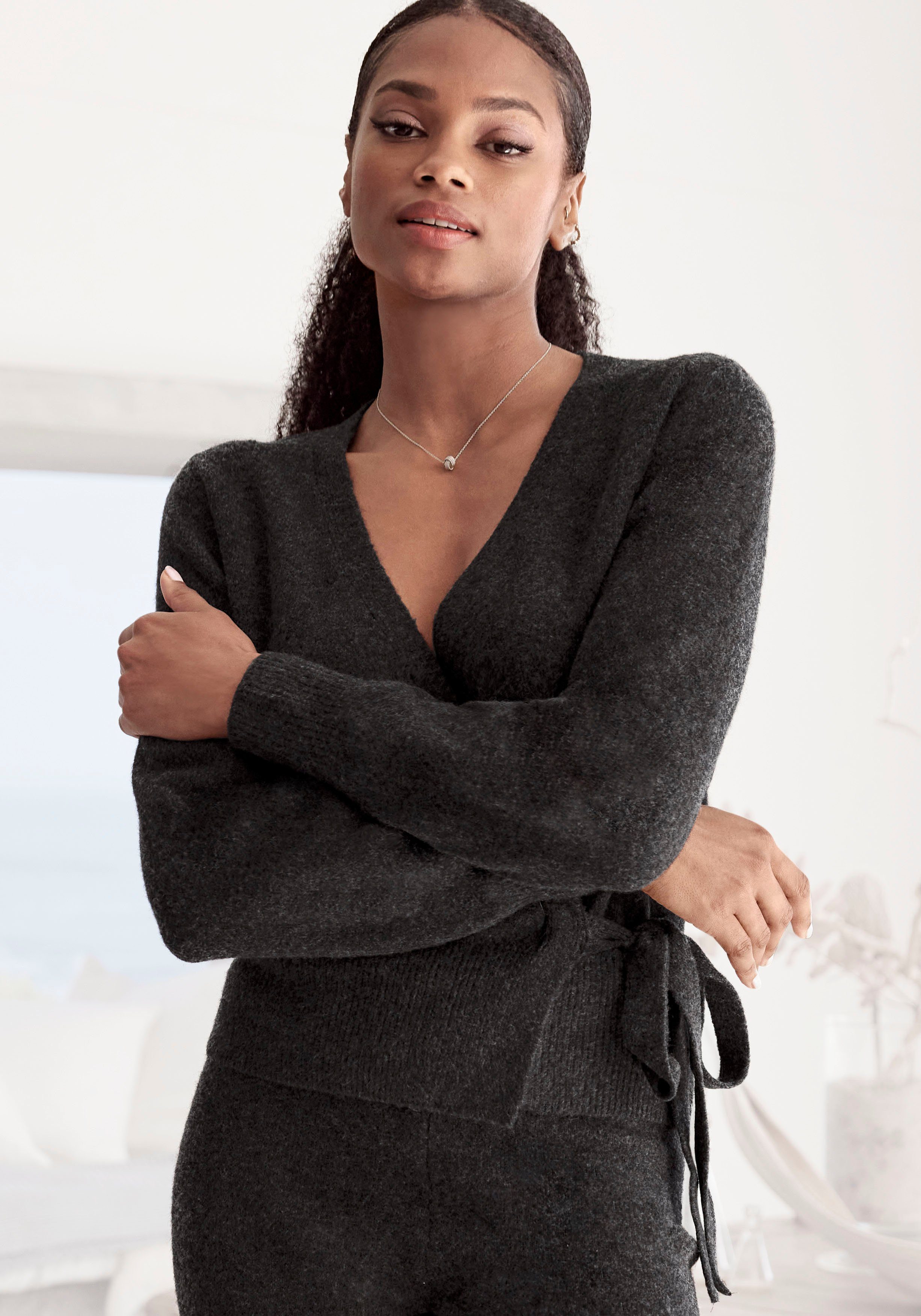 LASCANA Wickelstrickjacke Anthrazit mit Bindeband -Strickjacke Loungewear Rippbündchen, und breitem