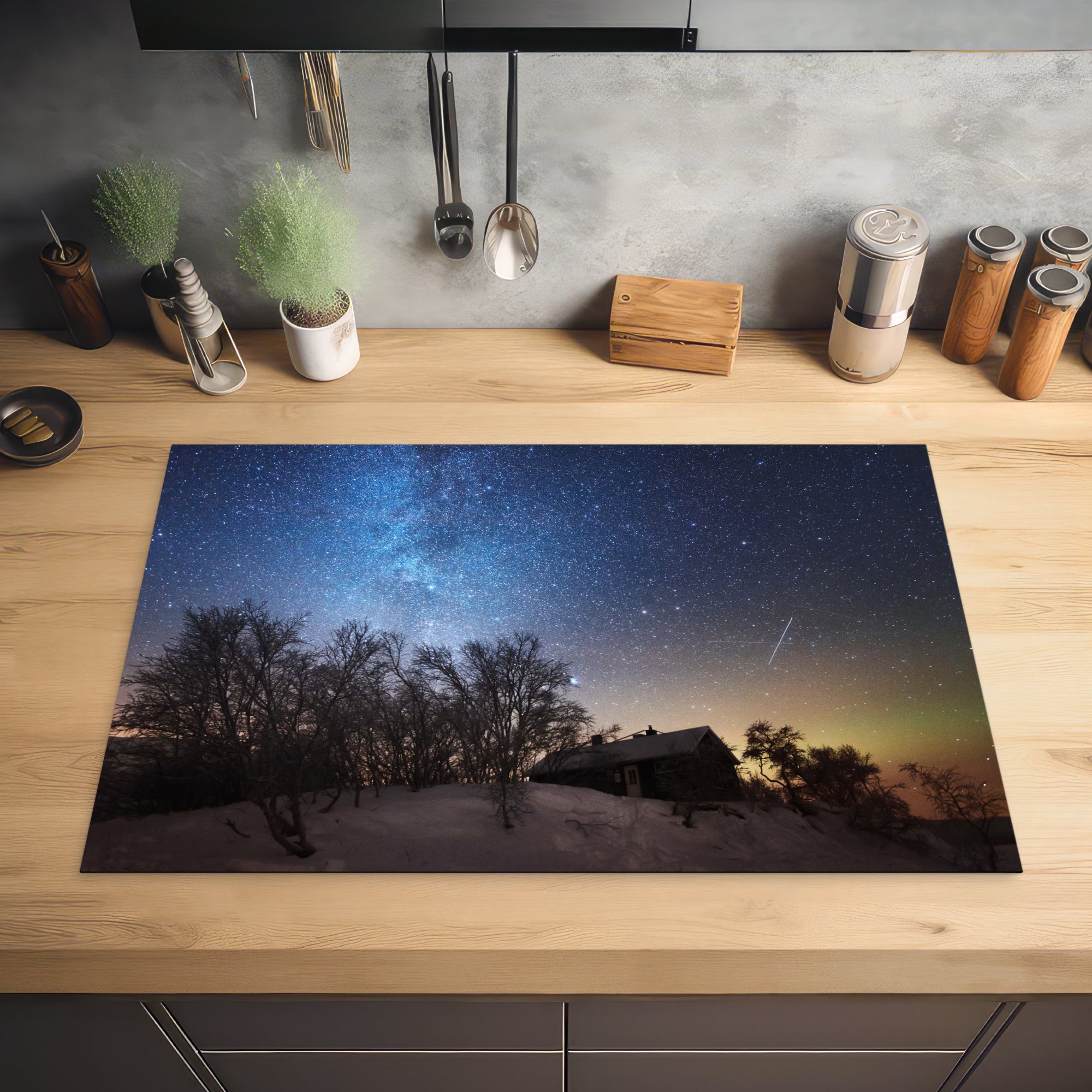 MuchoWow Herdblende-/Abdeckplatte Sternenhimmel - Landschaft 81x52 - Schweden (1 Vinyl, für - Schnee Ceranfeldabdeckung tlg), küche, - Induktionskochfeld Schutz Winter, cm, die