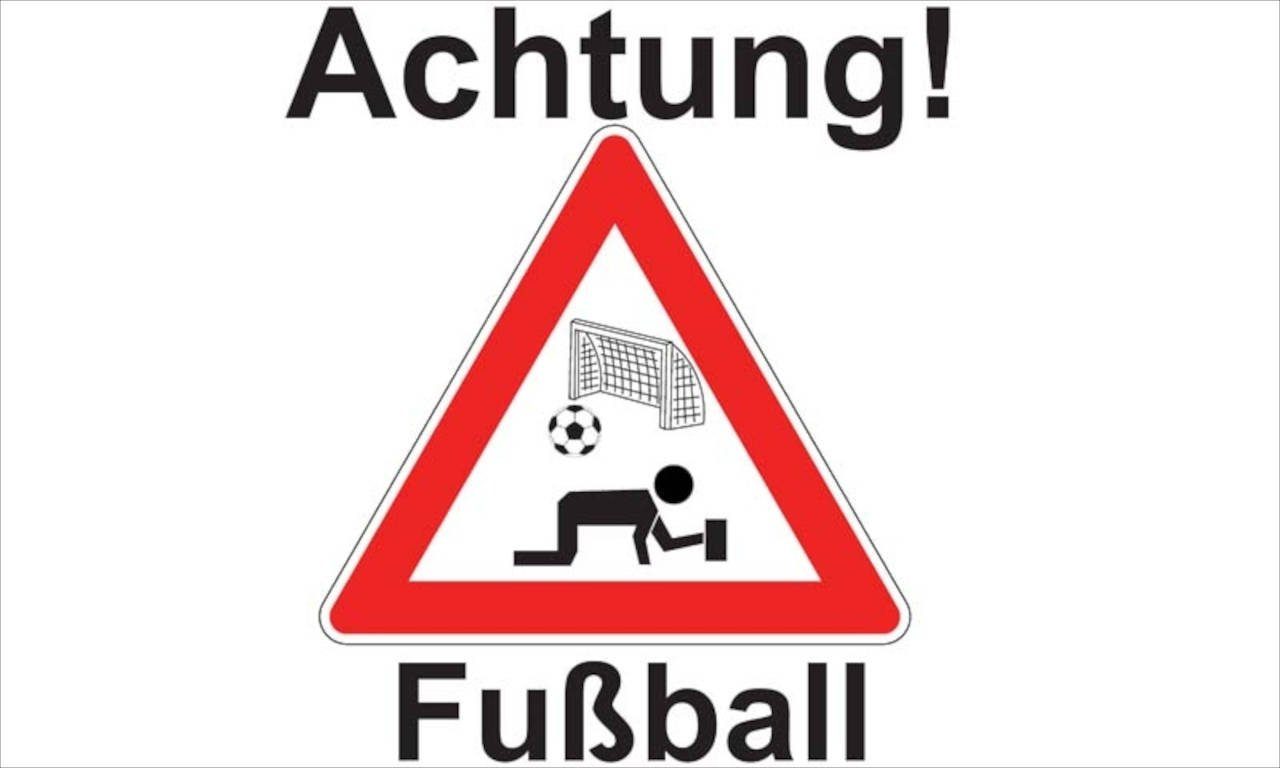 flaggenmeer Flagge Achtung Fußball 80 g/m²