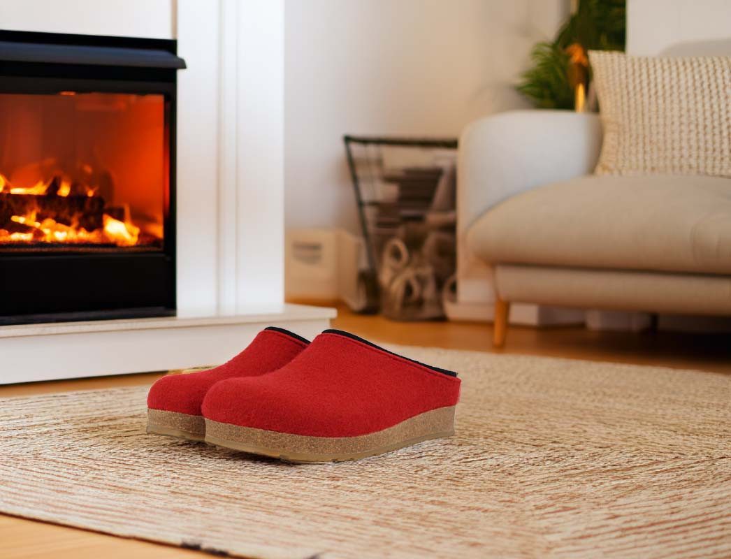 Haflinger Filz Clog aus reiner Schurwolle Hausschuh Komfort und zweifarbige Gestaltung