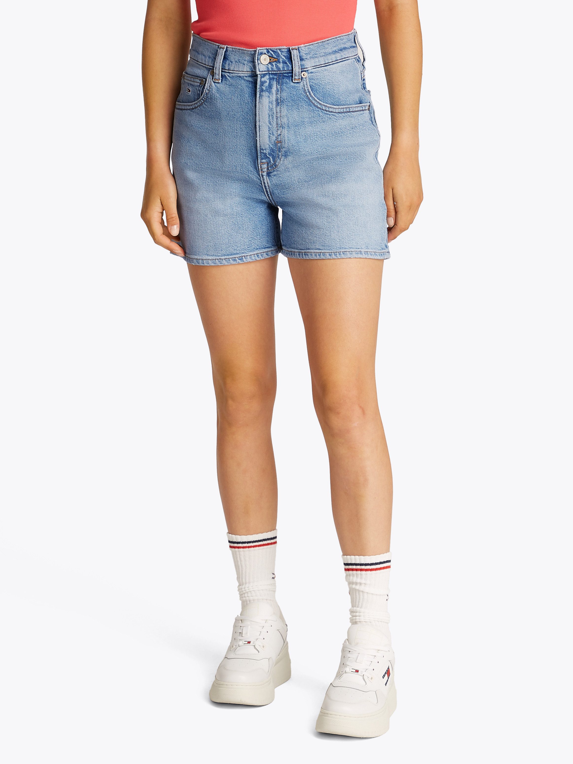 Tommy Jeans Shorts MOM SHORT BI0112 mit Logo-Badge, in blauer Waschung günstig online kaufen