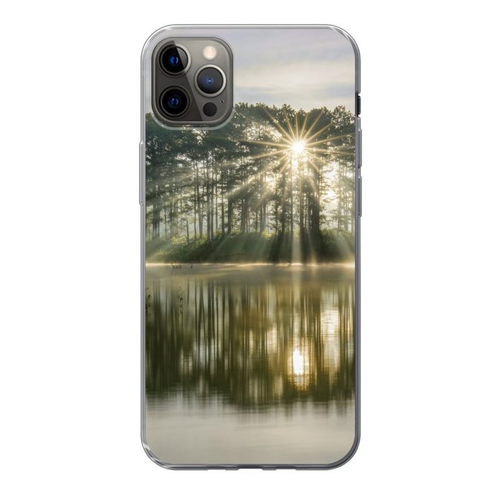 MuchoWow Handyhülle Sonnenstrahlen durch die Bäume an einem ruhigen See Handyhülle Apple iPhone 13 Pro Max Smartphone-Bumper Print Handy