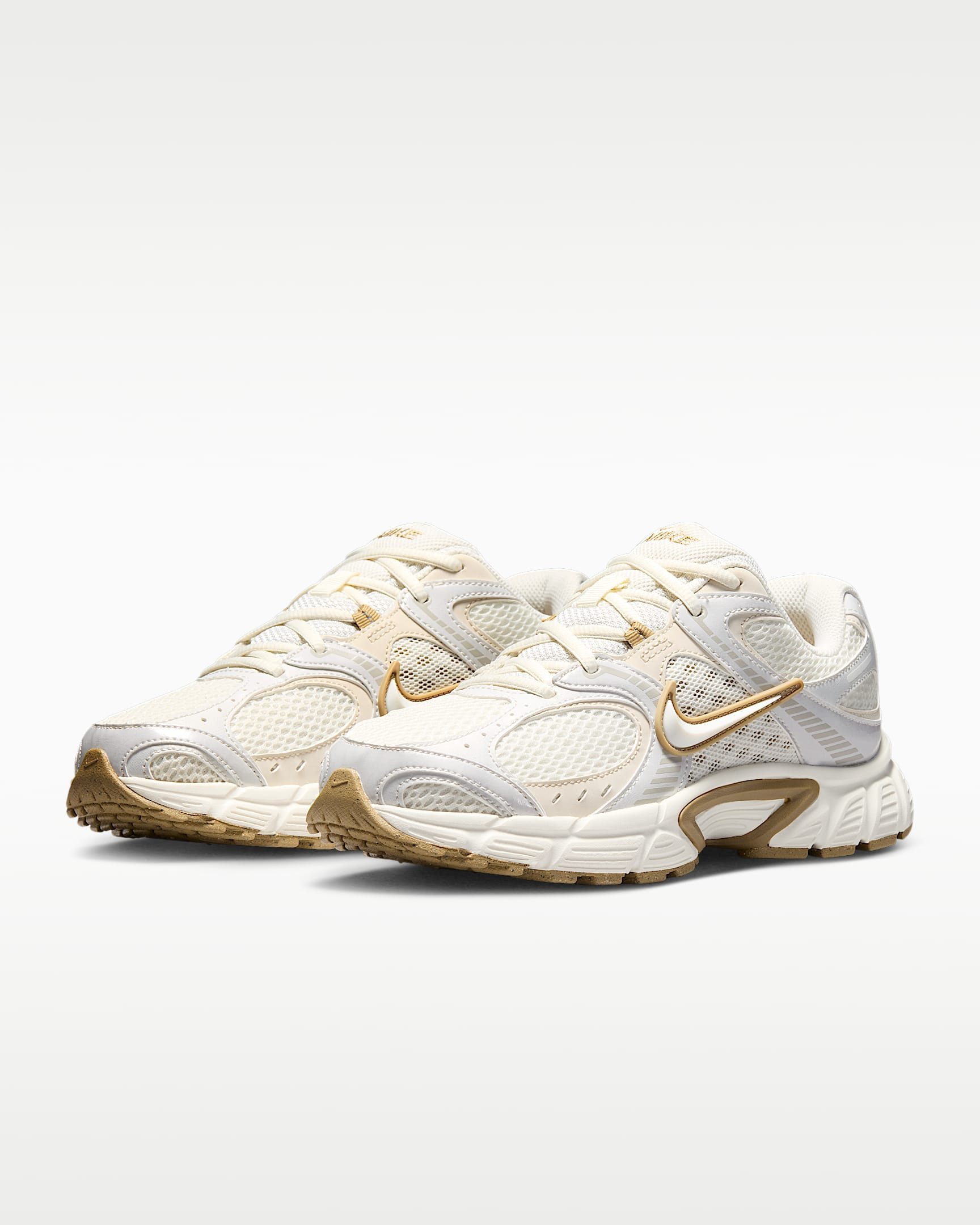 Nike Sportswear Nike V5 RNR Sneaker inspiriert vom Design des Y2K Nike Vomero 5