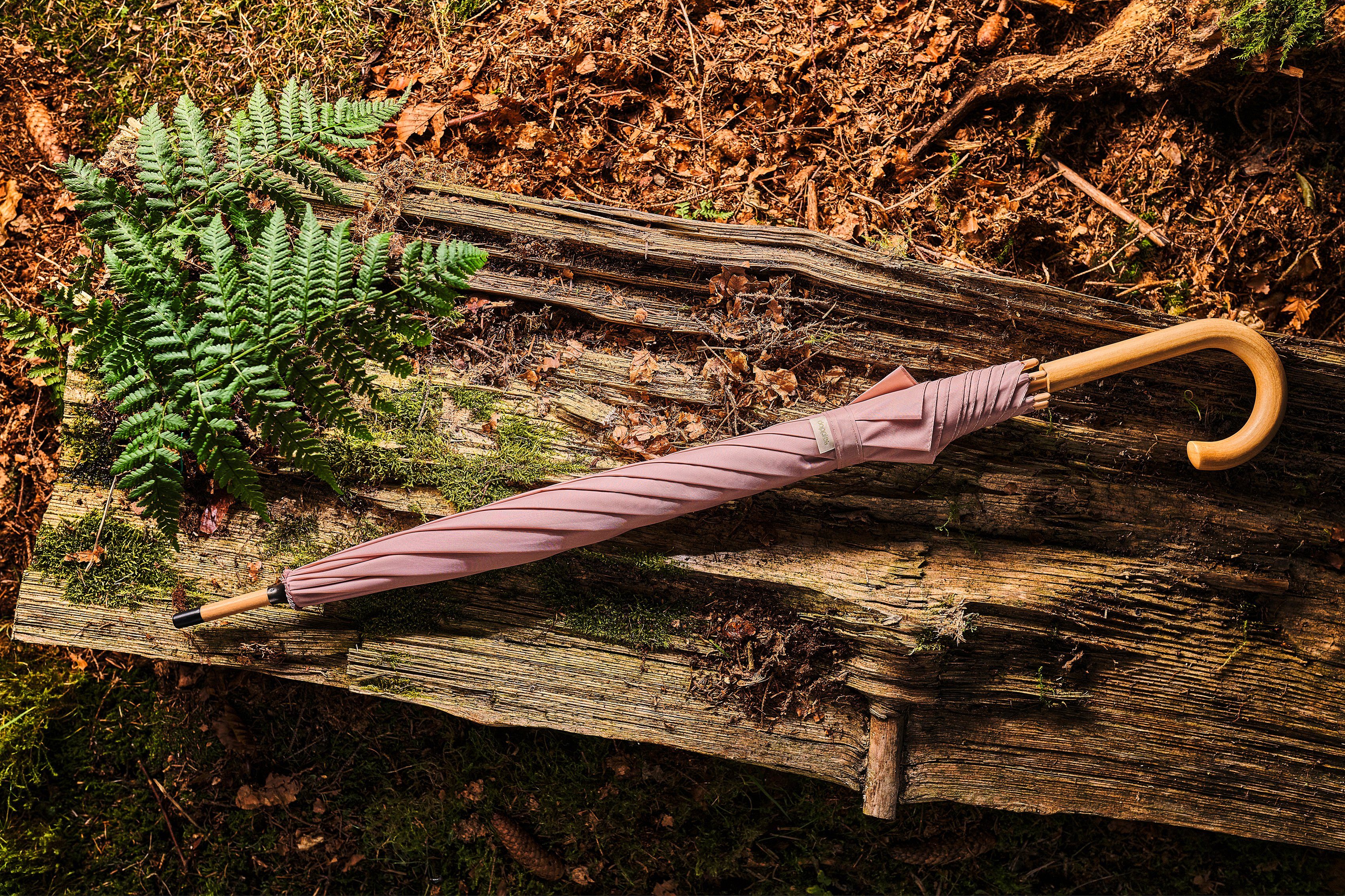 doppler® aus rose, Schirmgriff gentle mit Holz Stockregenschirm aus recyceltem Material Long, nature