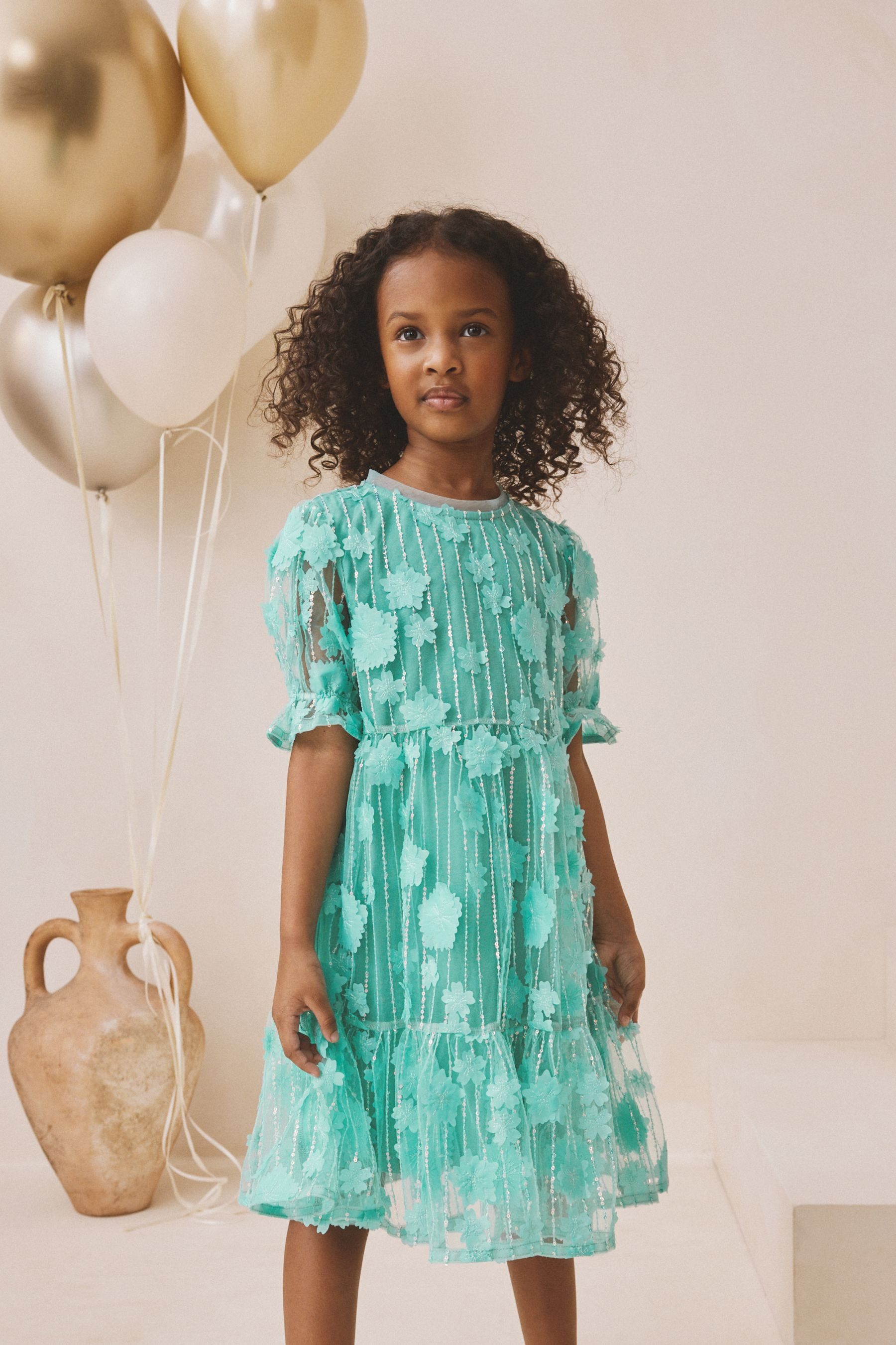 Next Partykleid Mesh-Partykleid mit Paillettenblume (1-tlg)