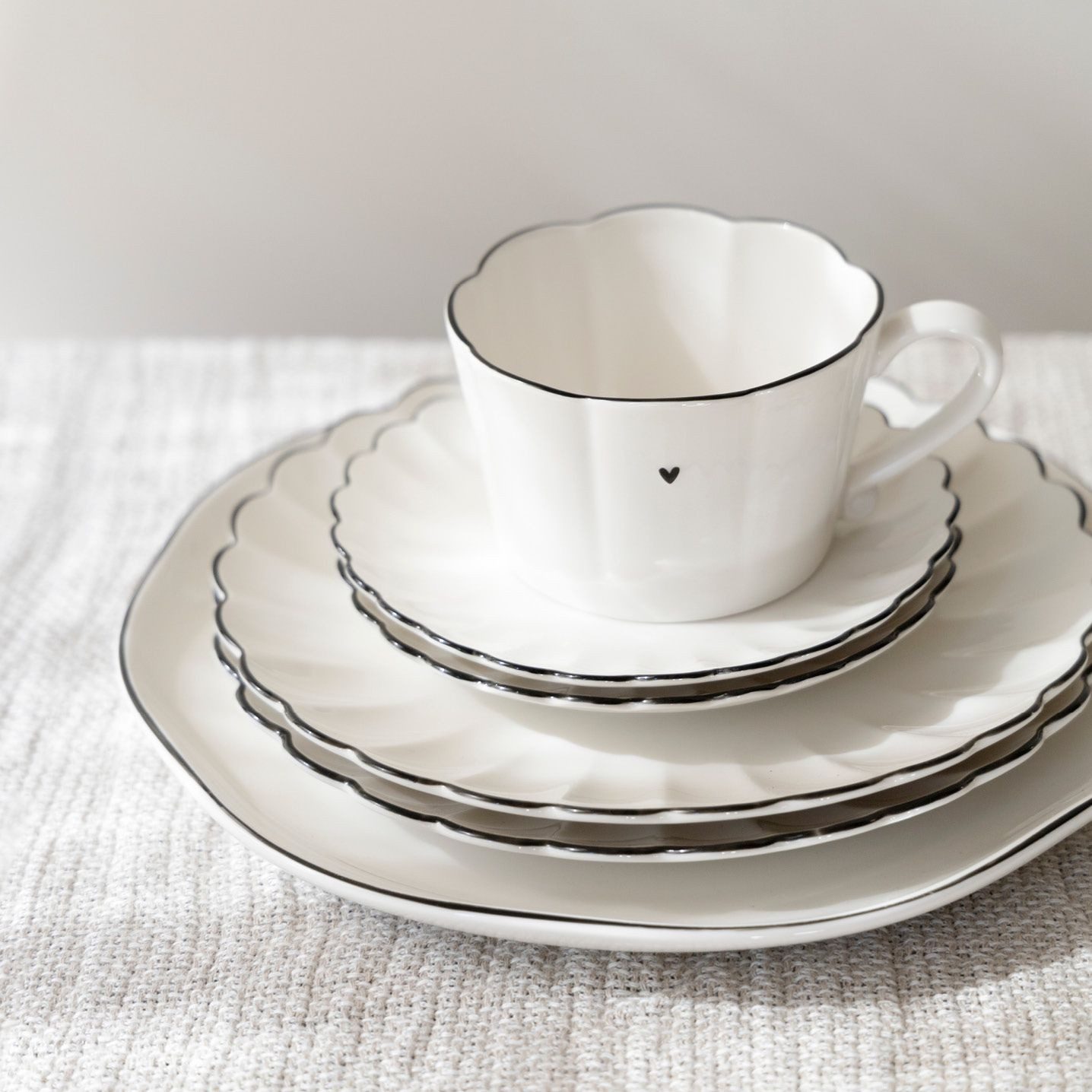 Bastion Collections Tasse Ruffle Heart, Keramik, Spülmaschinengeeignet, Weiß, Herz, H: 7cm