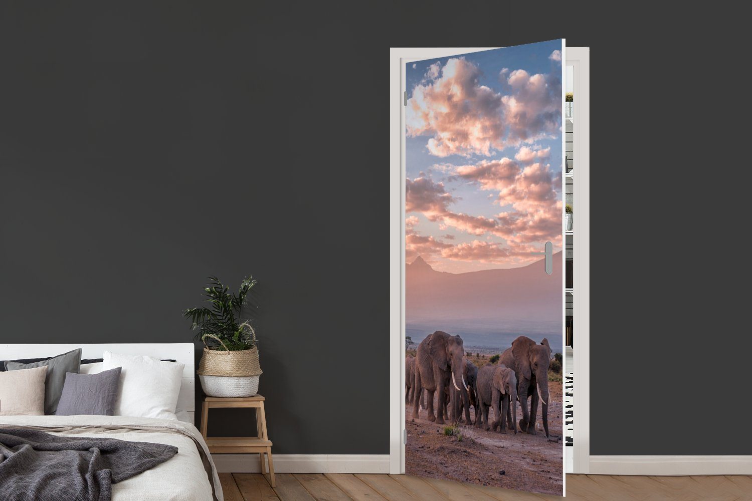 Landschaft MuchoWow bedruckt, - Türaufkleber, Tür, - für - Abend Elefant Tiere Türtapete Fototapete Savanne, cm St), Matt, - 75x205 (1