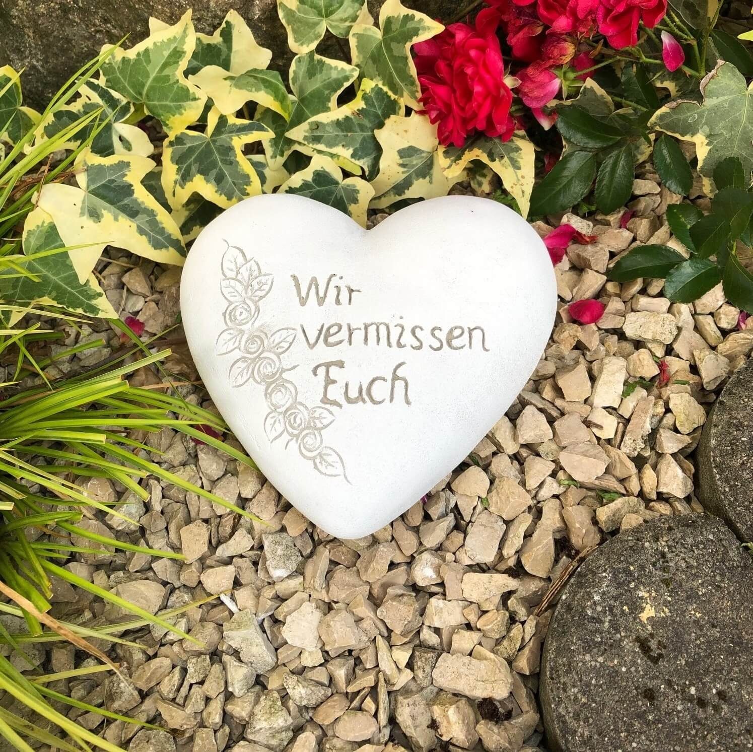 Radami Gartenfigur XXL Grabherz Spruch "Wir vermissen Euch" ca.1300g