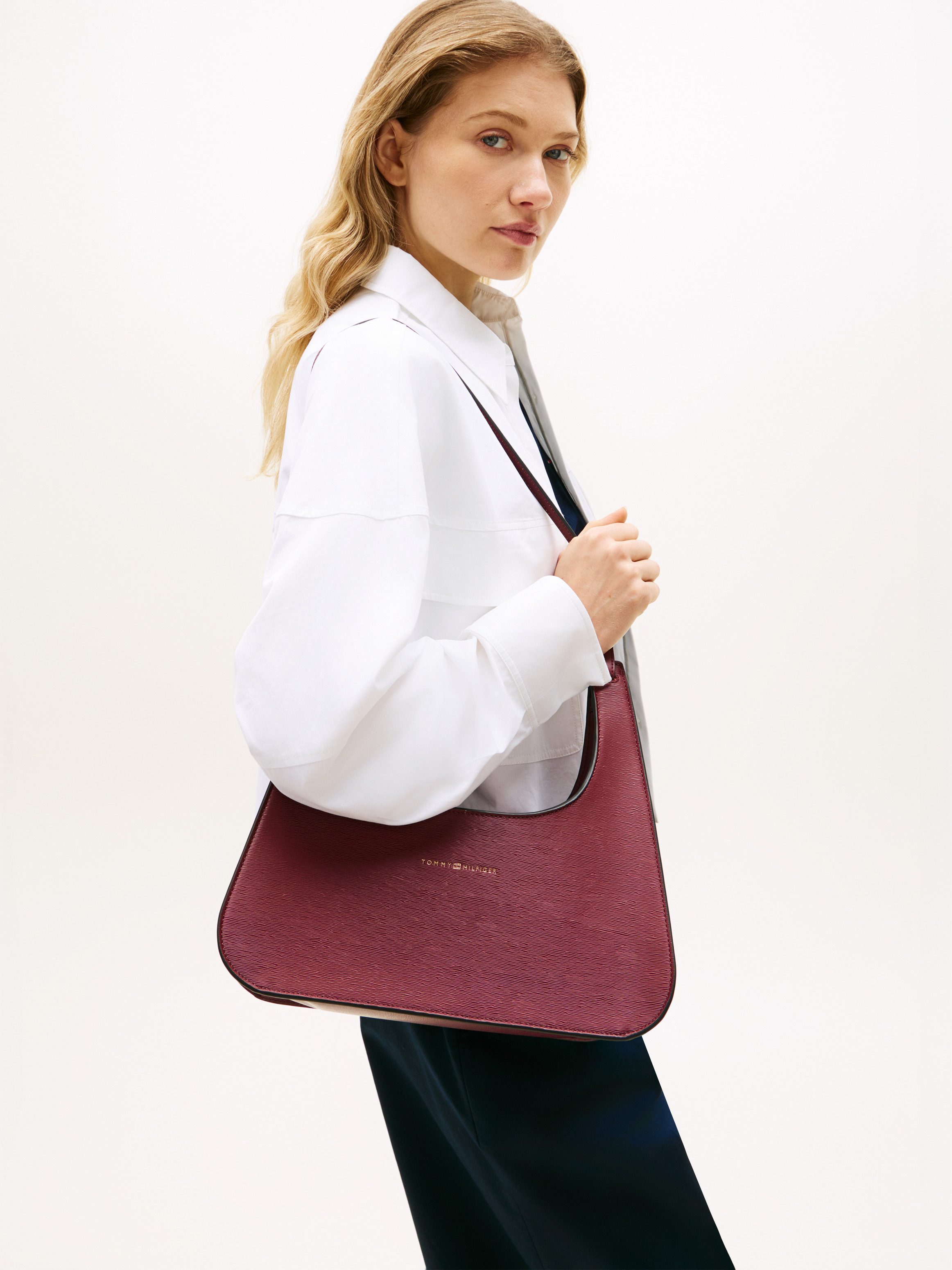 Tommy Hilfiger Schultertasche TH MODERN SHOULDER BAG, Umhängetasche, Handtasche, Tragetasche mit Logoprägung