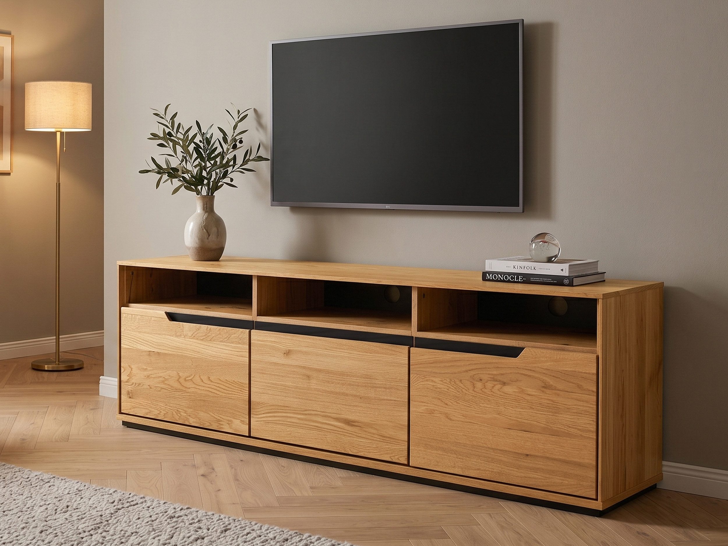 Massivart® Lowboard 153 cm Breite TV-Board Massivholz Wildeiche geölt »ARAYA«, 1 Schublade · 2 Drehtüren · 3 Gerätefächer · schwarze Griffmulden