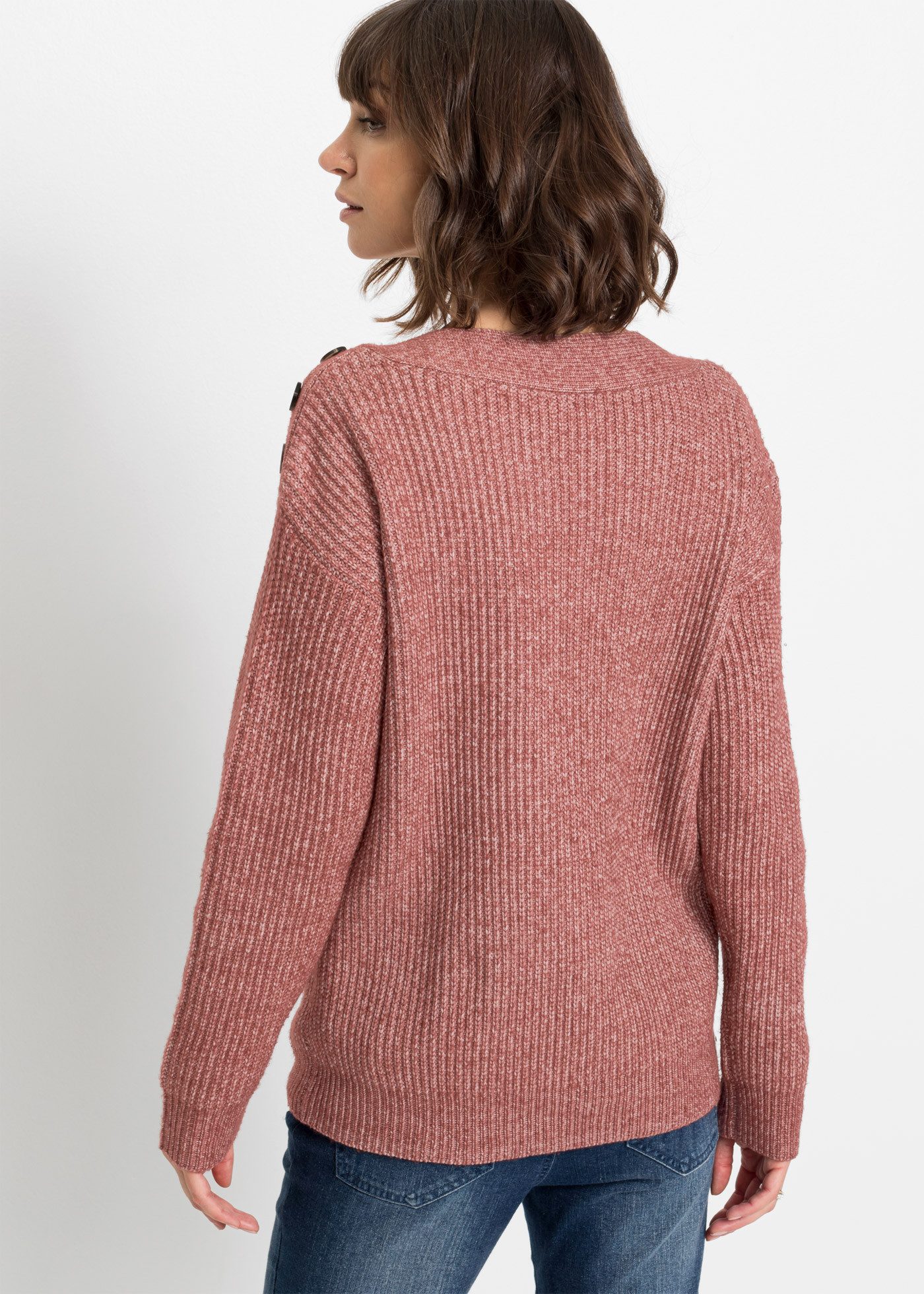 bonprix Strickpullover in Melange-Optik, leicht überschnittene Schultern mit Knopfverzierung