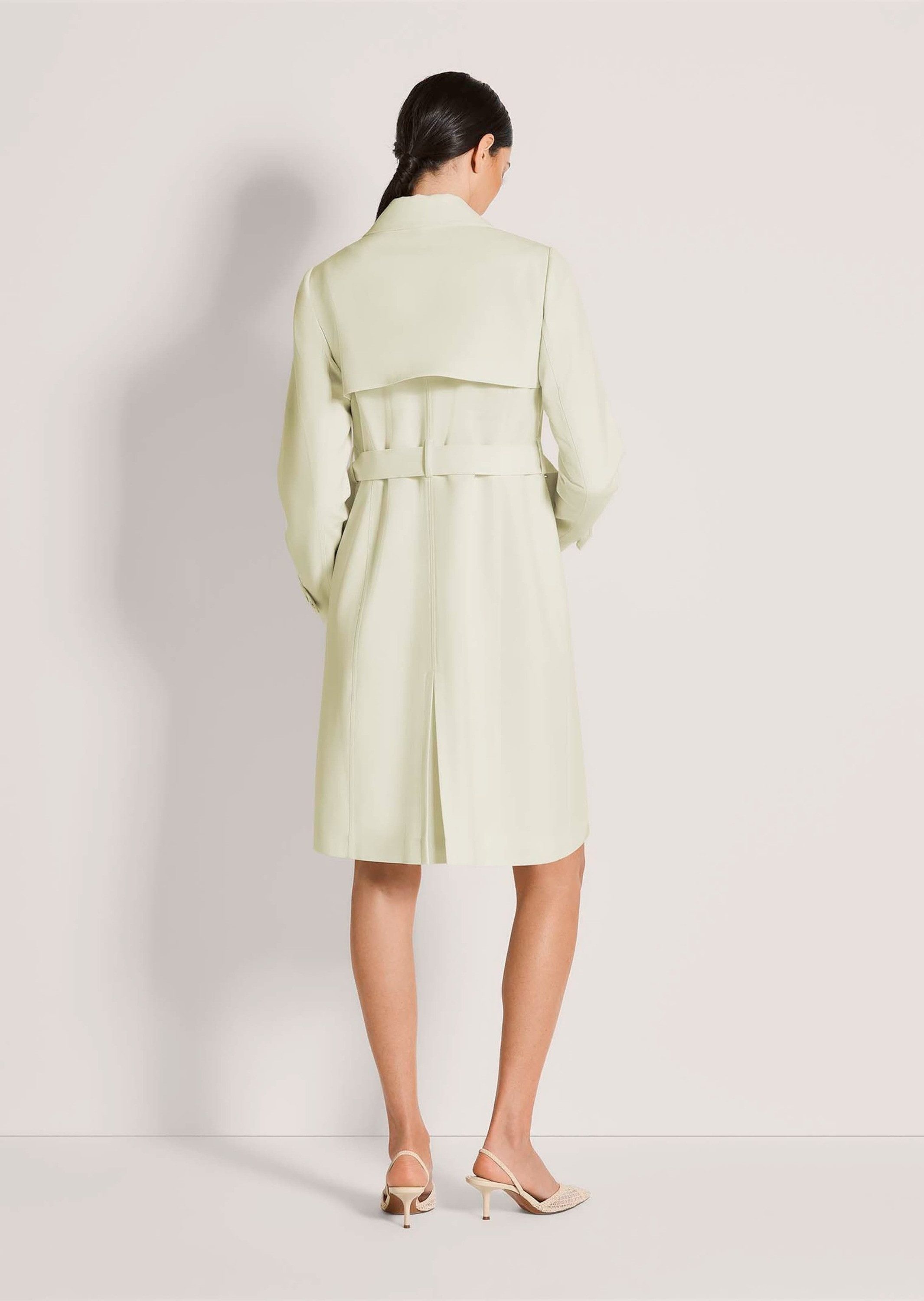 MADELEINE Trenchcoat Eleganter Zweireiher mit breitem Reverskragen Zeitloser Mantel mit goldfarbenen Knöpfen, Bindegürtel, Ärmelriegel