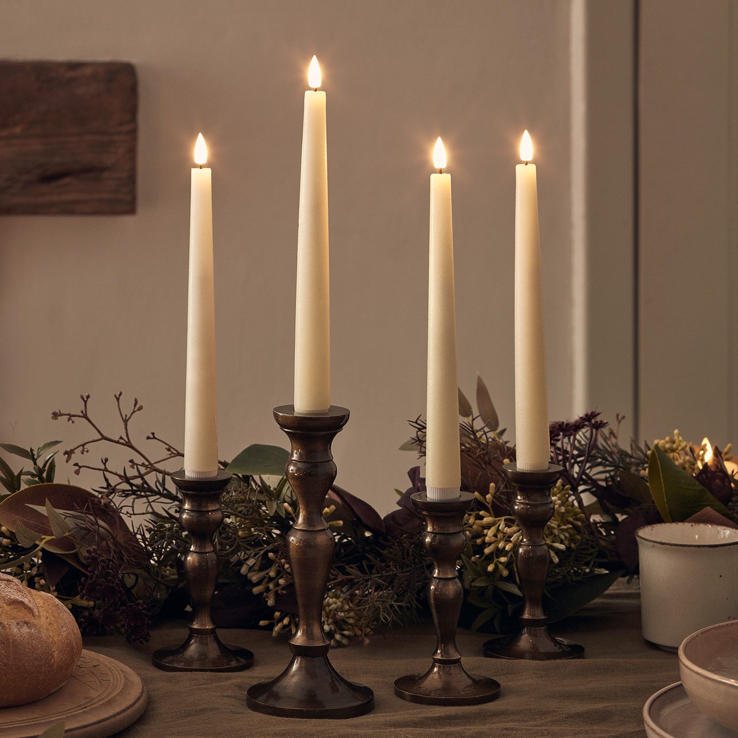 Lights4fun LED-Kerze 4er Set TruGlow® LED Stabkerzen Echtwachs mit Fernbedi günstig online kaufen