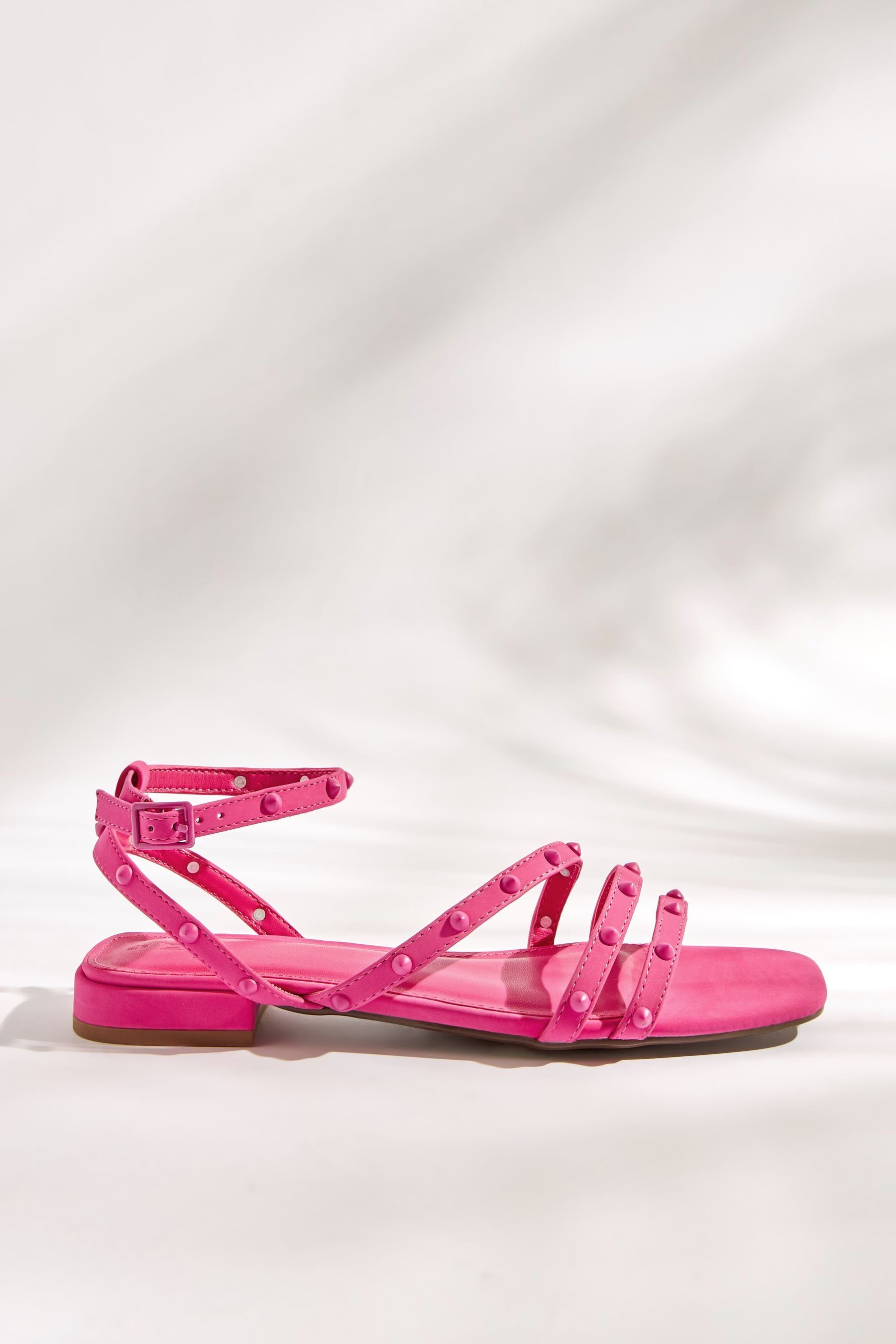 Next Forever Comfort® Nieten-Sandale mit Knöchelriemen Keilsandalette (1-tlg) Pink