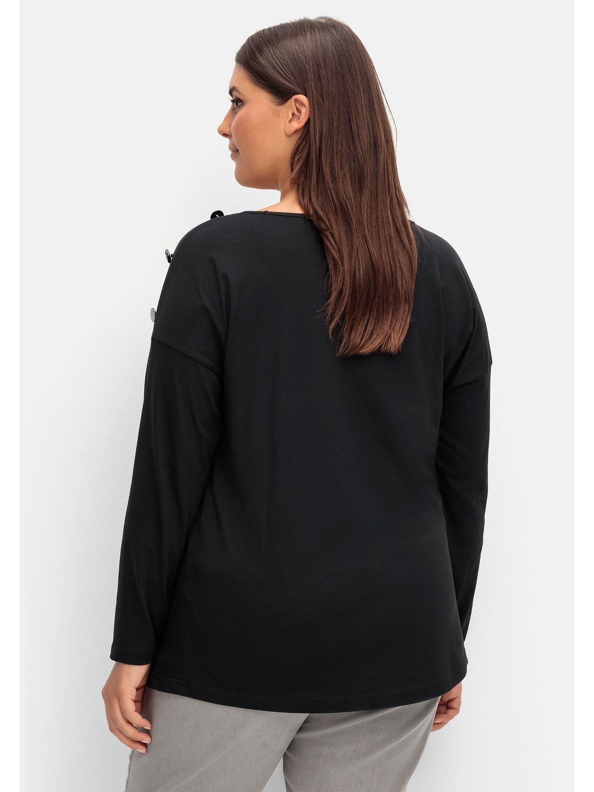 Sheego Langarmshirt Große Größen mit Schmuckknöpfen auf der Schulter
