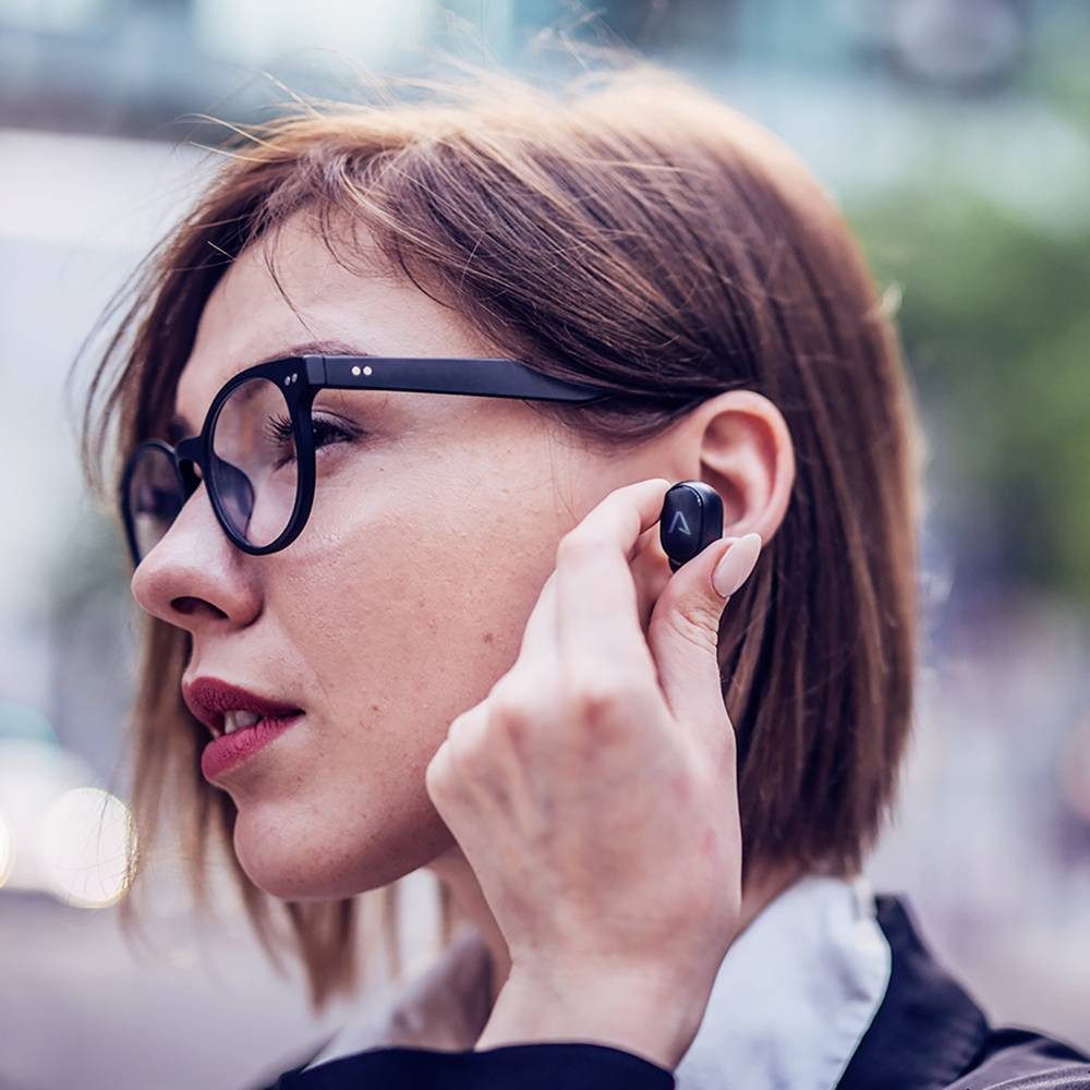 LAMAX Play True Wireless In-Ear-Kopfhörer LXIHMDOTS3PBA Kopfhörer (Batterieladeanzeige, Ladecase, Lautstärkeregelung, Schweißresistent)