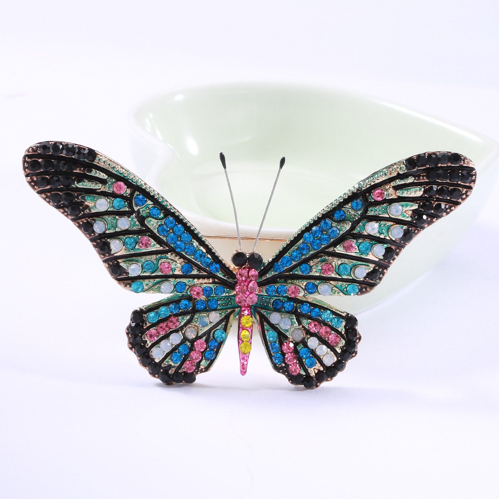 MayTree Brosche "Schmetterling", mit buntem Strass (Stück, 1-tlg), Metallbrosche in Form eines Schmetterlings, mit buntem Strass