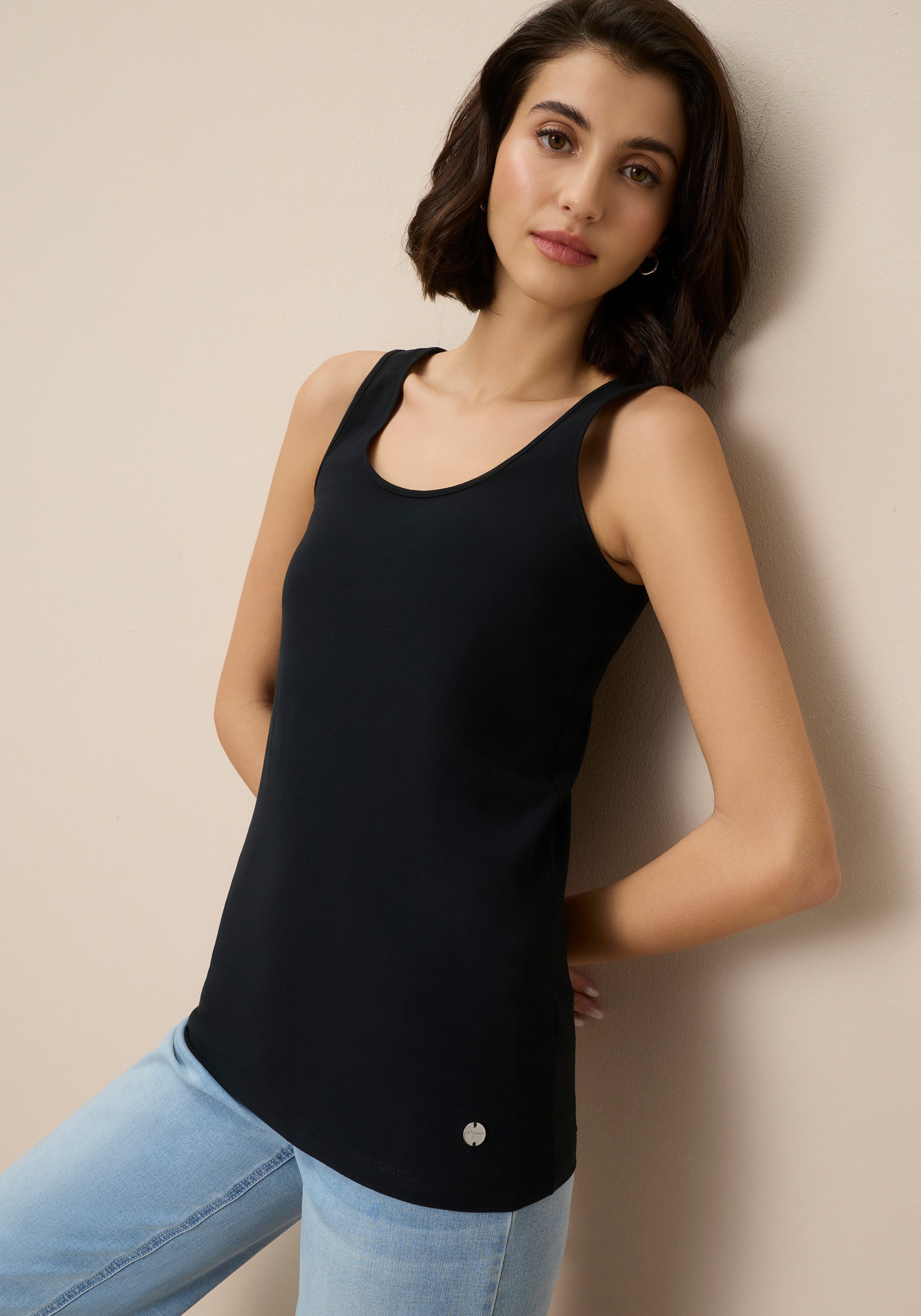 Tamaris Tanktop (2er-Pack) figurbetonte Passform, unifarben, hüftbedeckende Länge