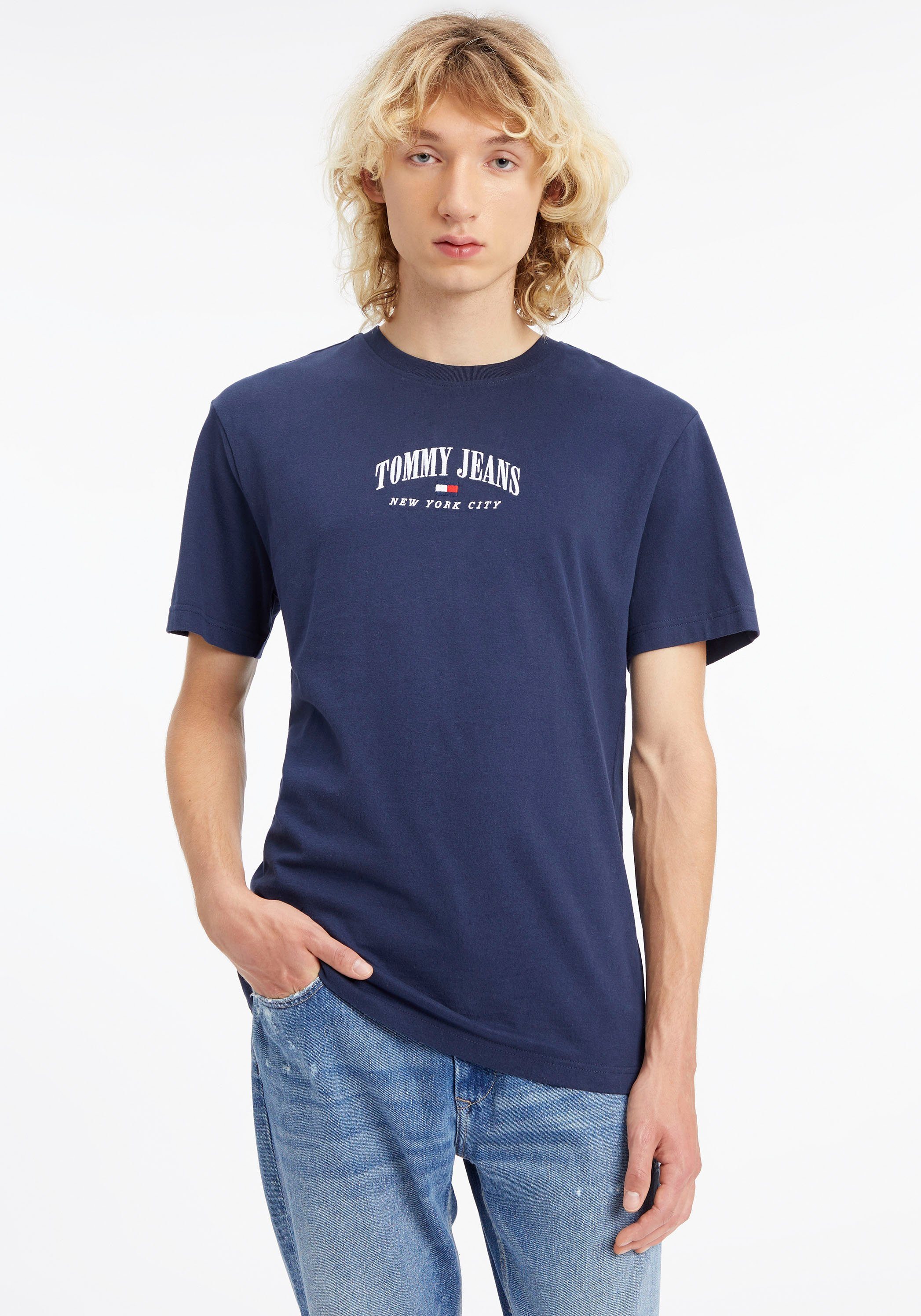 Tommy Jeans T-Shirt TJM CLSC SMALL VARSITY TEE mit Logostickerei Twilight Navy