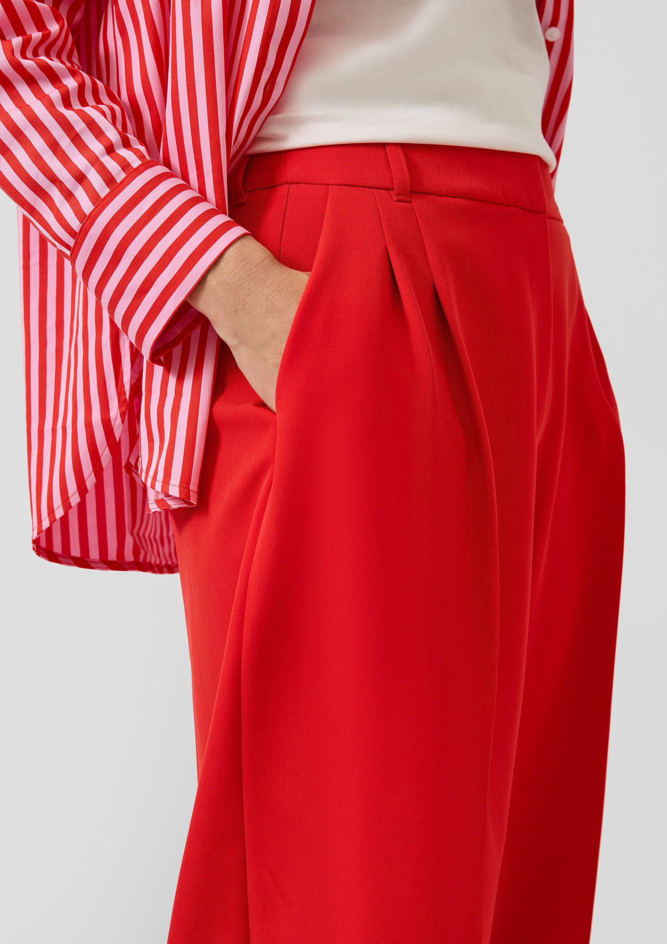 s.Oliver Chinos Hose Elegante Wide-Leg-Hose im Relaxed Fit – Bild 4 von 5