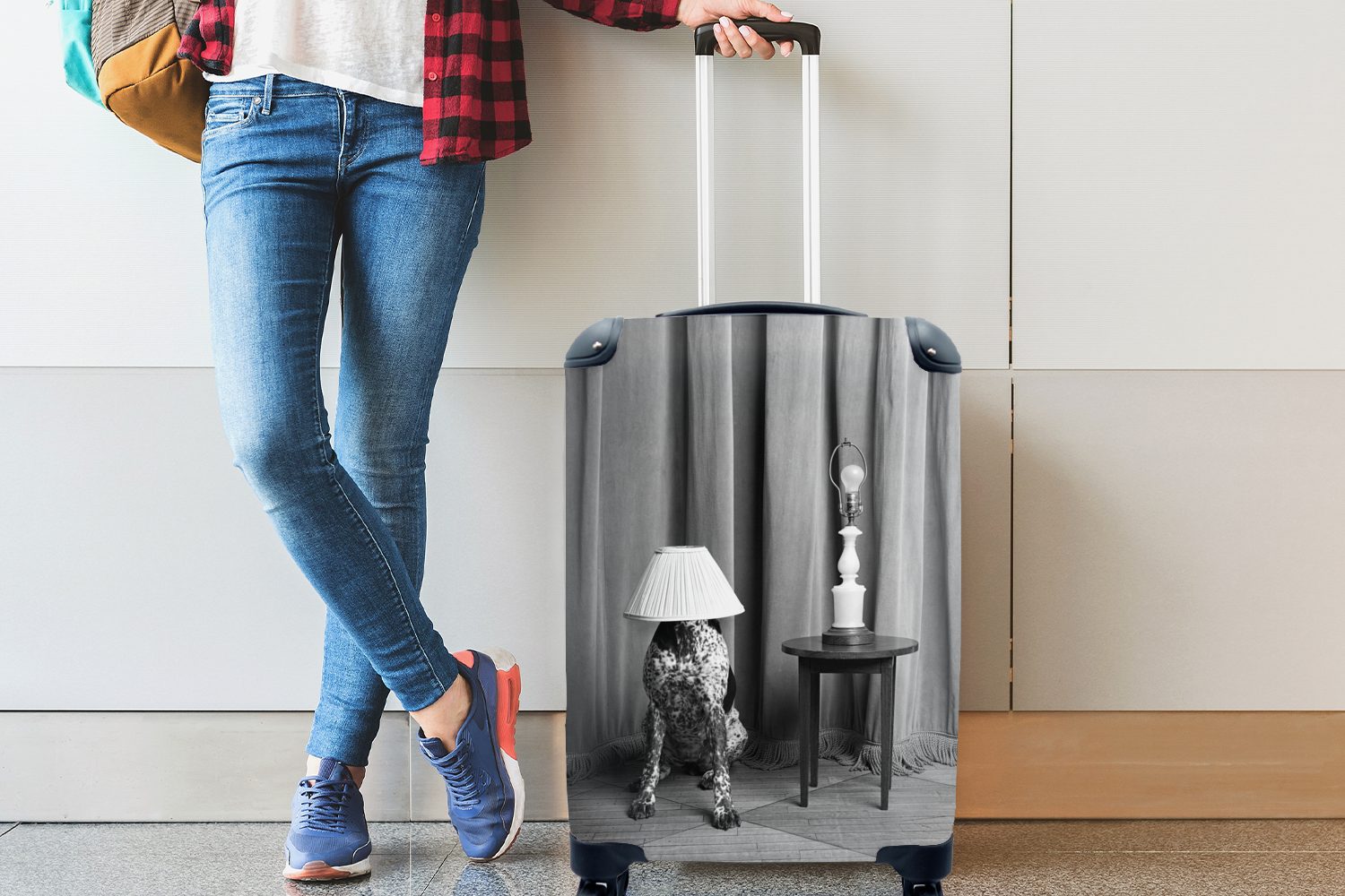 MuchoWow Handgepäckkoffer Hund mit einem Reisekoffer Lampenschirm rollen, für Reisetasche 4 schwarz dem Trolley, mit Ferien, weiß, auf und Rollen, Kopf - Handgepäck