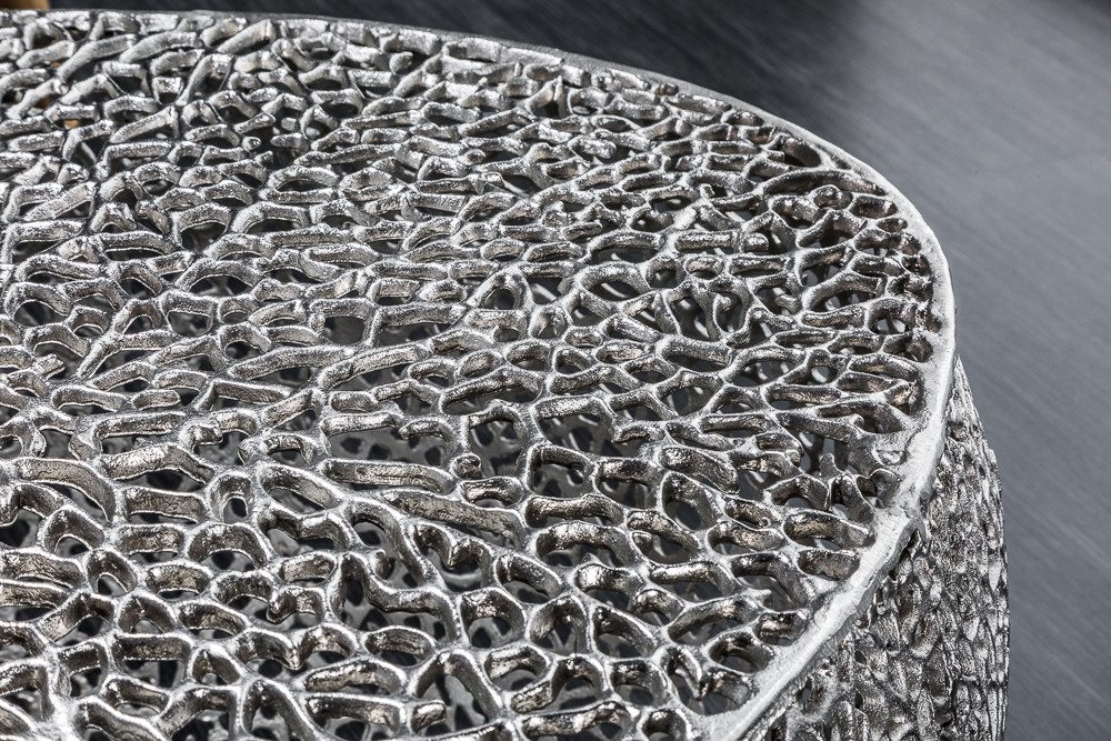 riess-ambiente Couchtisch ABSTRACT LEAF 120cm silber - Metall, Handarbeit, Blatt, modern (Einzelartikel, 1-St), Eyecatcher Beistelltisch - ideal für Wohnzimmer, – Bild 4 von 5