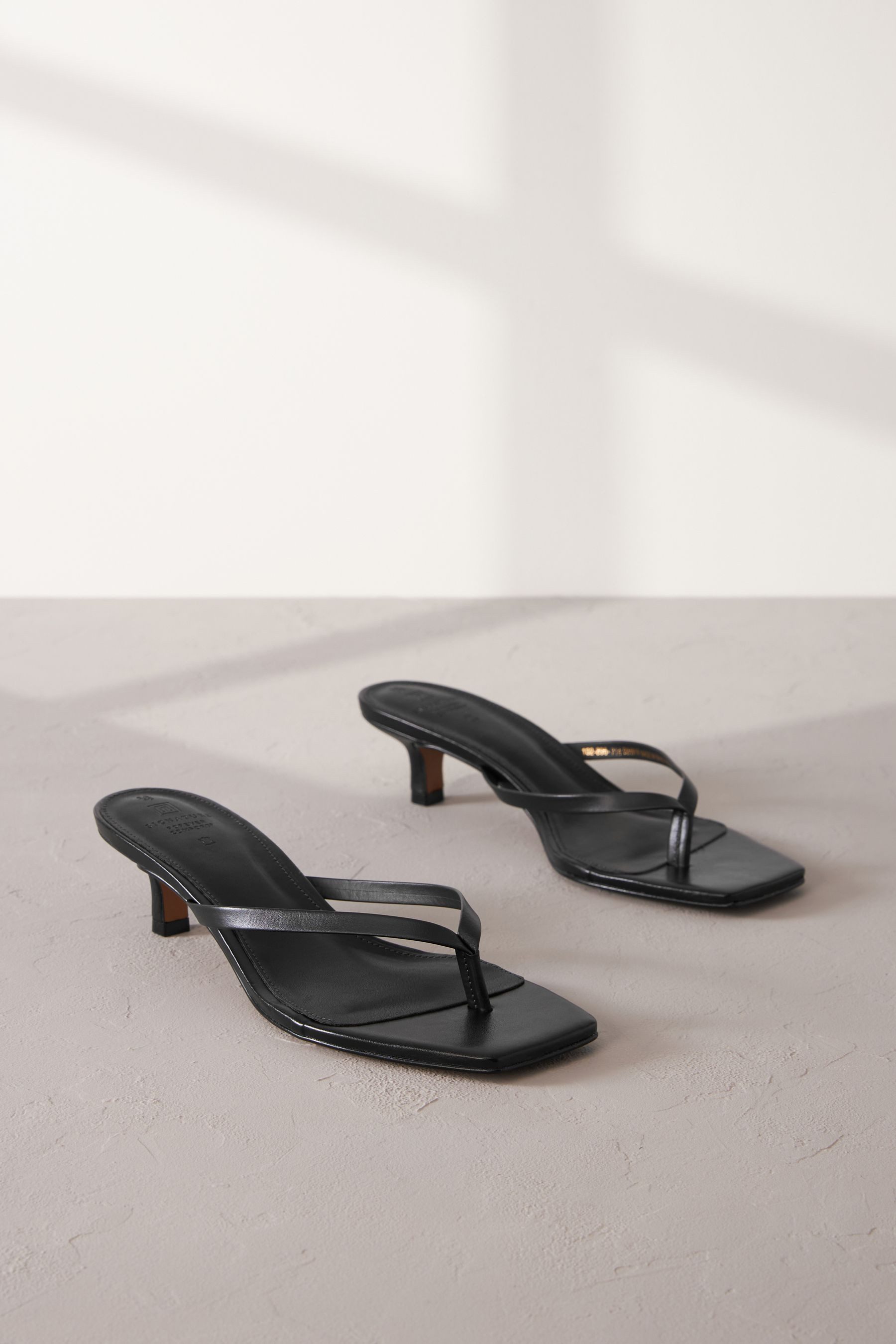 Next Signature Zehentrenner-Pantoletten aus Leder Pantolette günstig online kaufen
