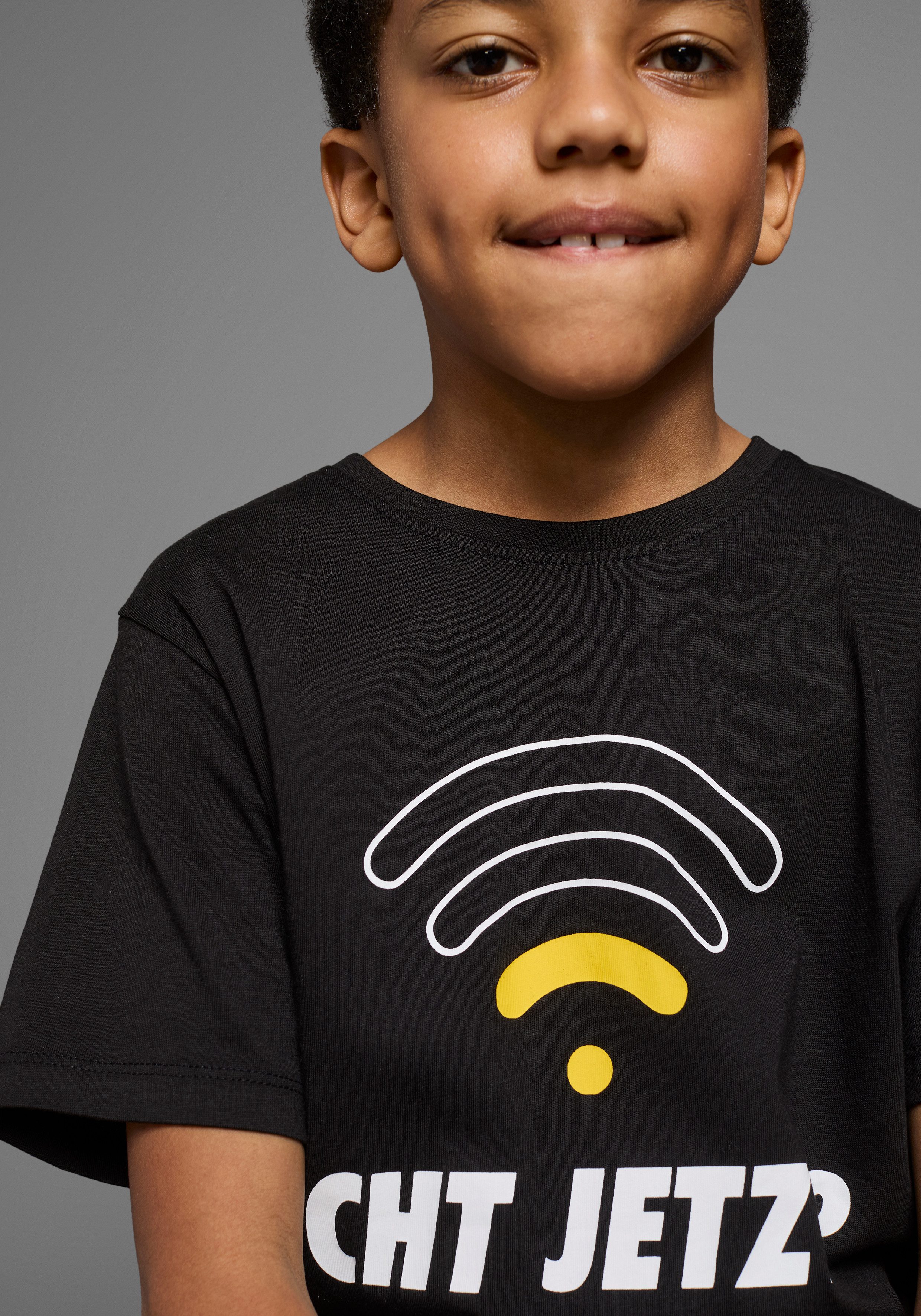 KIDSWORLD T-Shirt ECHT JETZT? Kurzarm, Basic-Passform, bedruckt, Rundhalsausschnitt – Bild 3 von 5