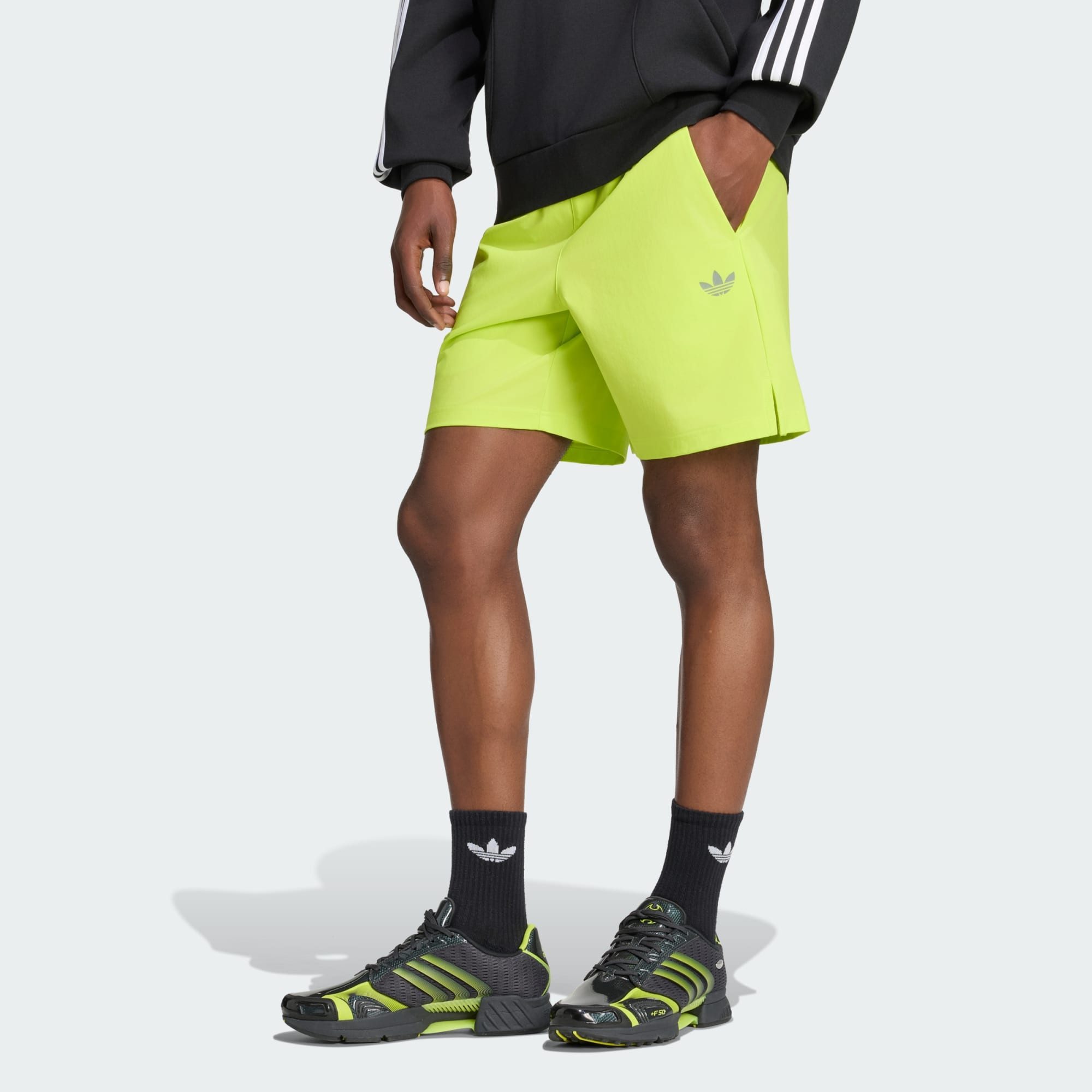 adidas Originals Shorts TECH TREFOIL ESSENTIALS POLYESTER-SHORTS (1-tlg)