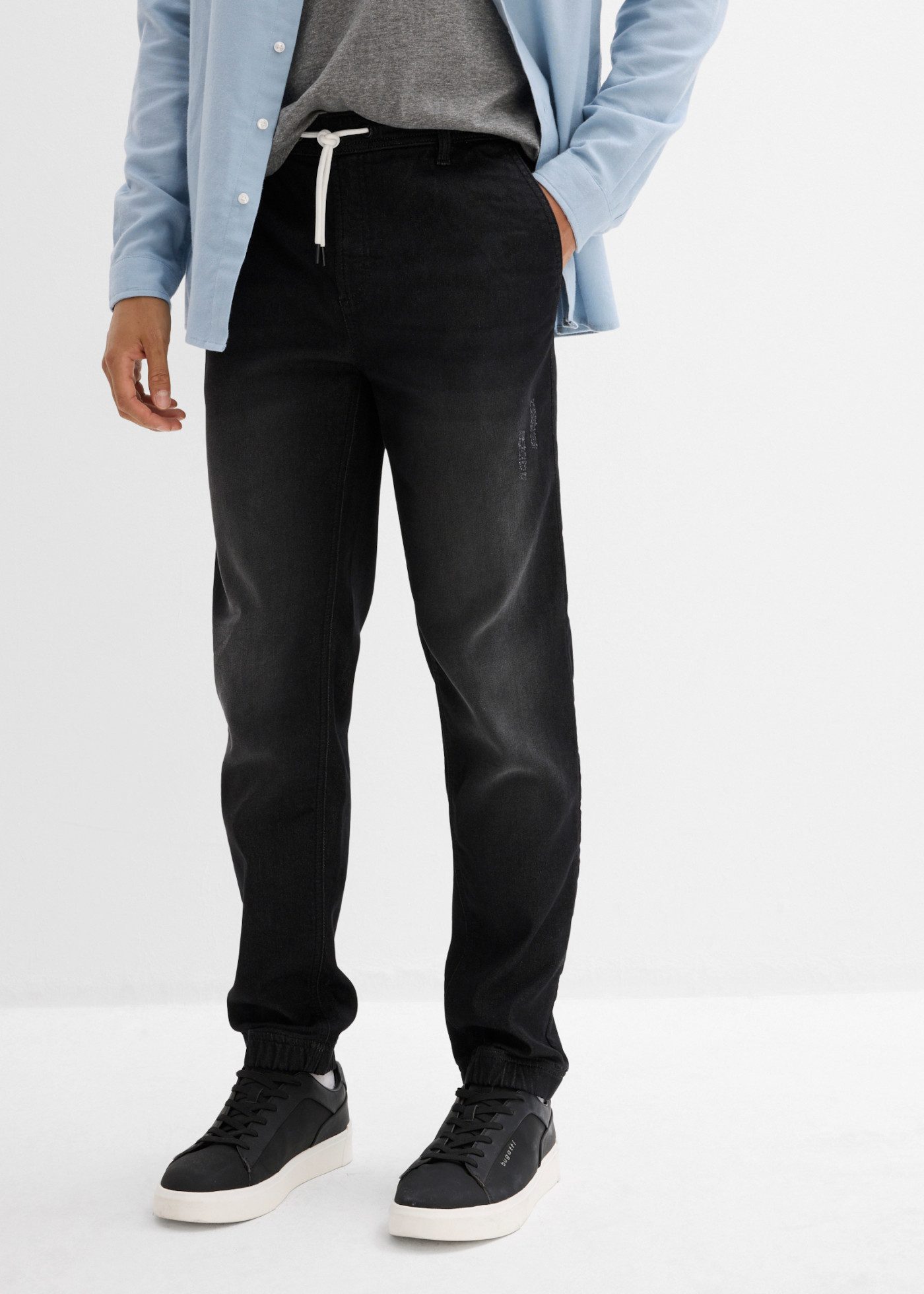bonprix Jogg Pants mit Schlupfform, Regular Fit, aus Baumwolle, Polyester und Elasthan