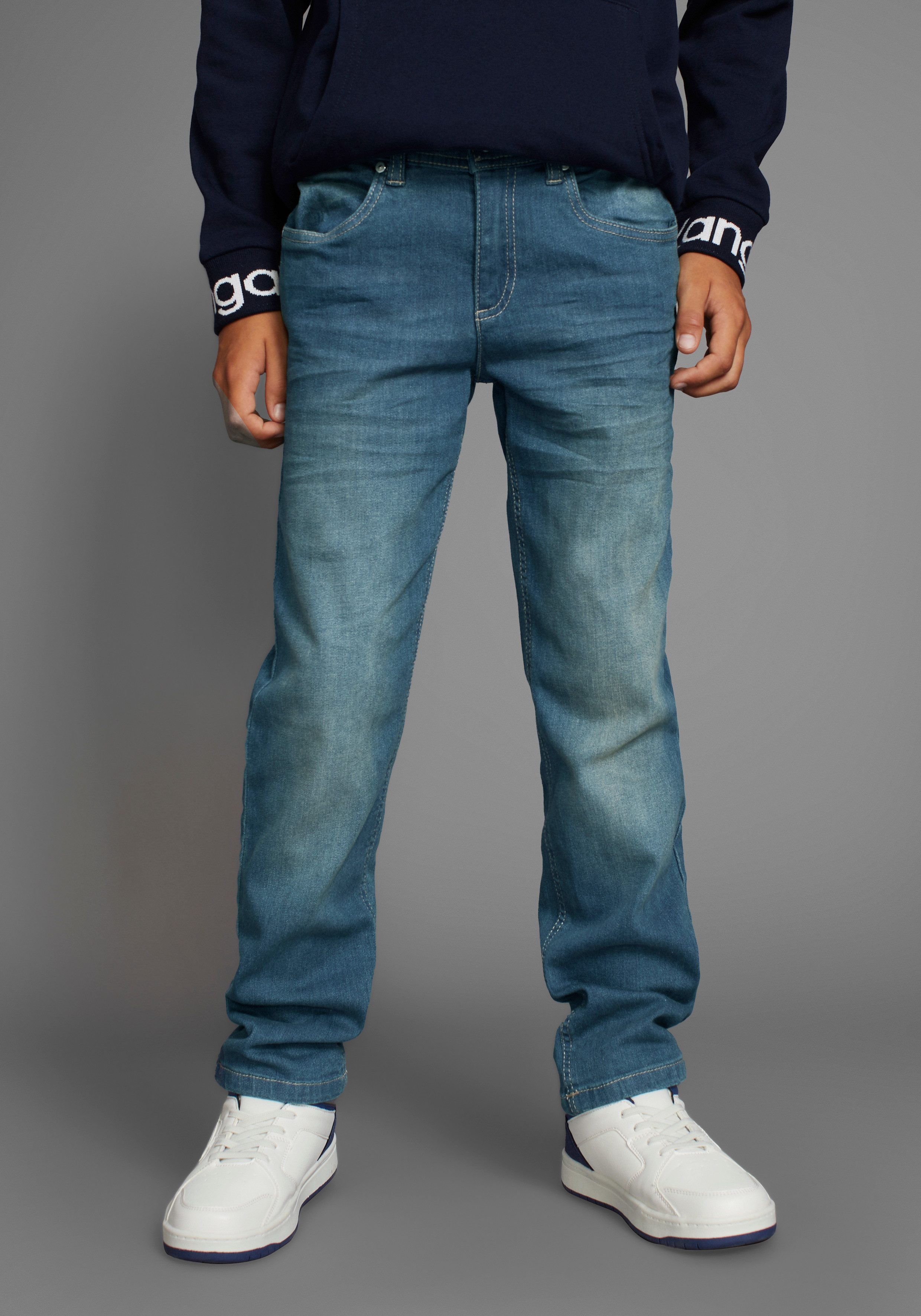 KangaROOS Stretch-Jeans, regular fit mit geradem Beinverlauf bequeme Passform, gerades Bein, niedrige Leibhöhe