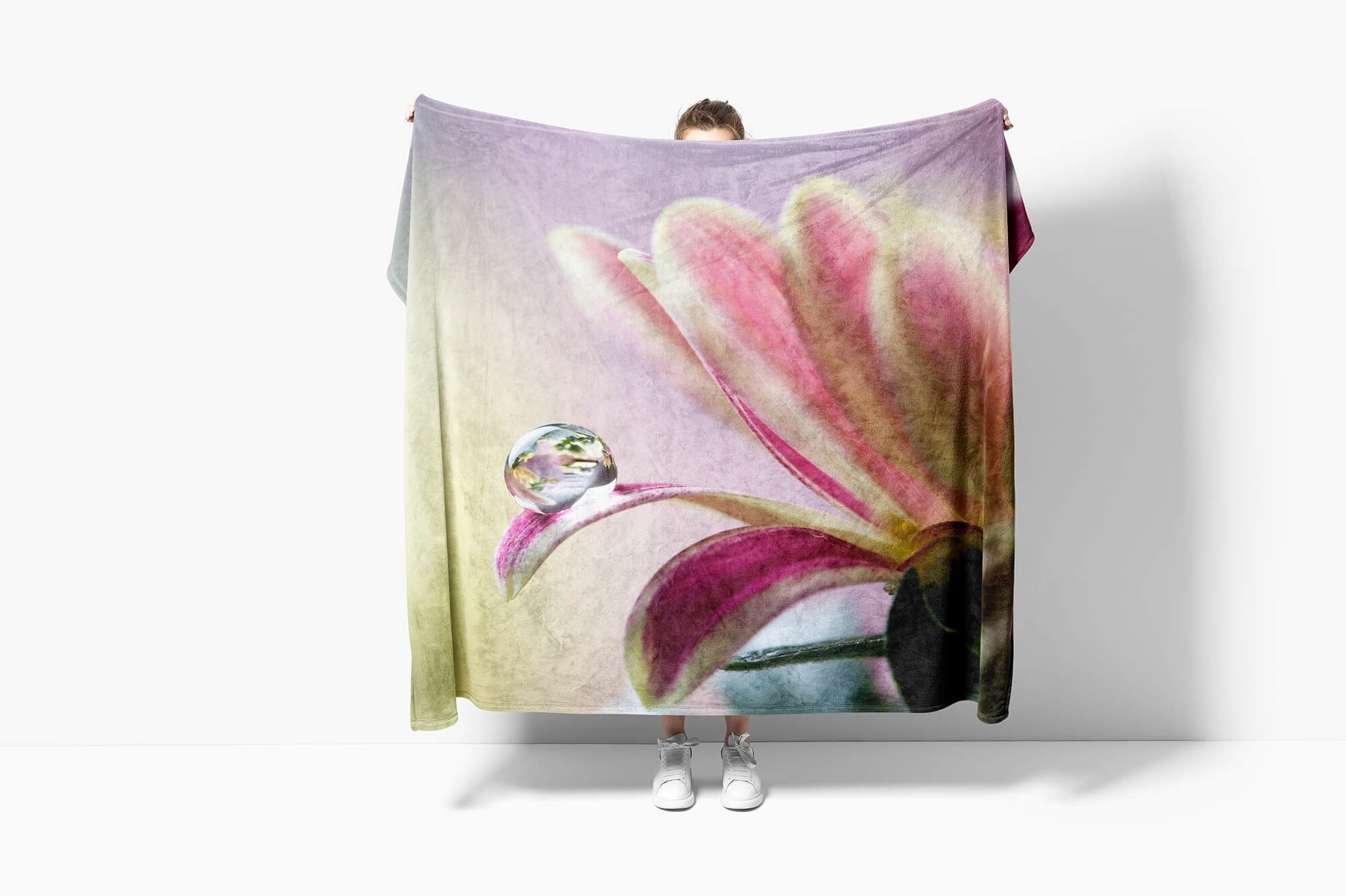 Wassertropf, Handtuch Handtücher Kuscheldecke Art Baumwolle-Polyester-Mix Strandhandtuch Saunatuch Fotomotiv Zinnie mit (1-St), Sinus Handtuch