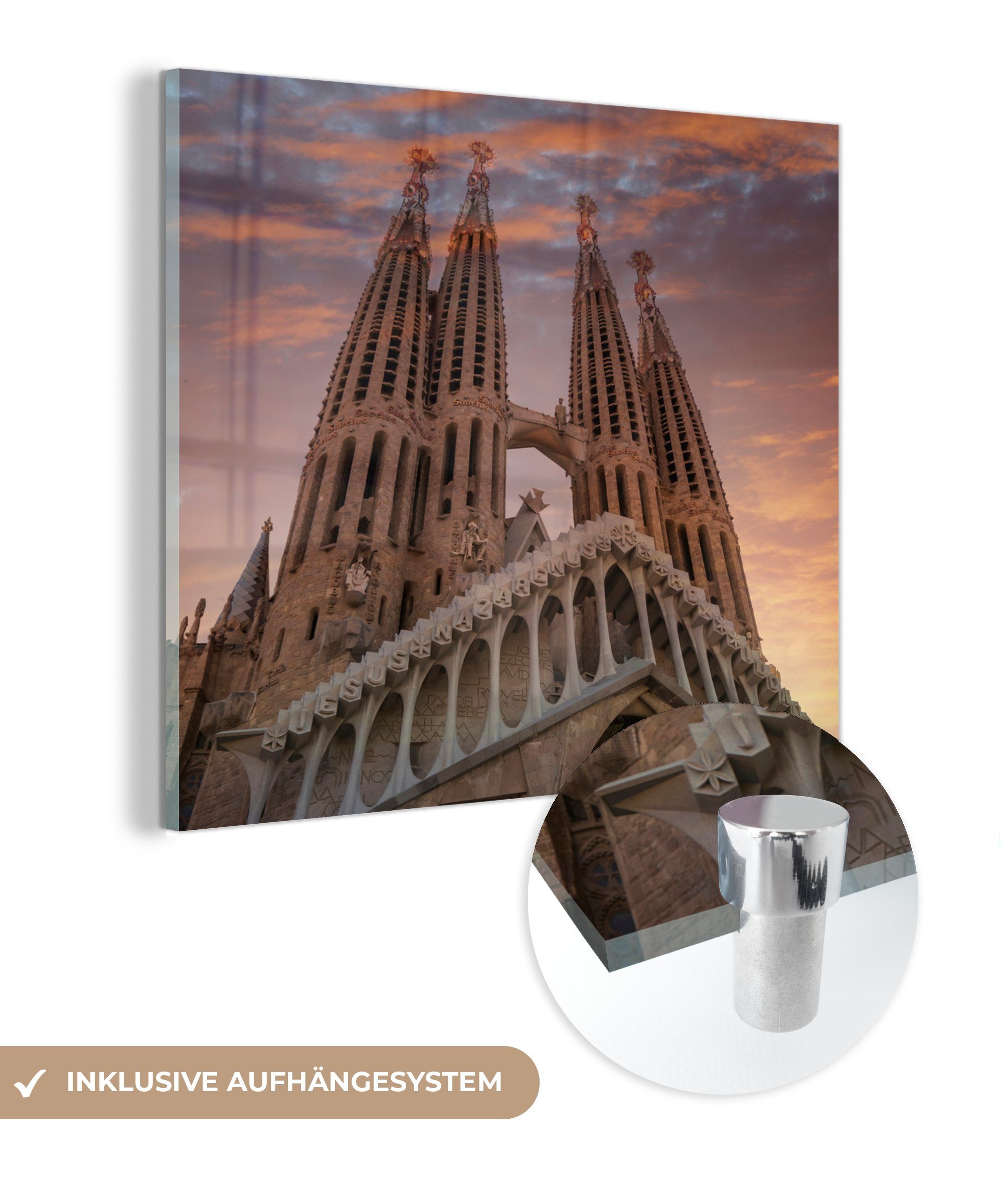 MuchoWow Acrylglasbild Die Kathedrale Sagrada Familia in Barcelona bei Sonnenuntergang, (1 St), Glasbilder - Bilder auf Glas Wandbild - Foto auf Glas - Wanddekoration