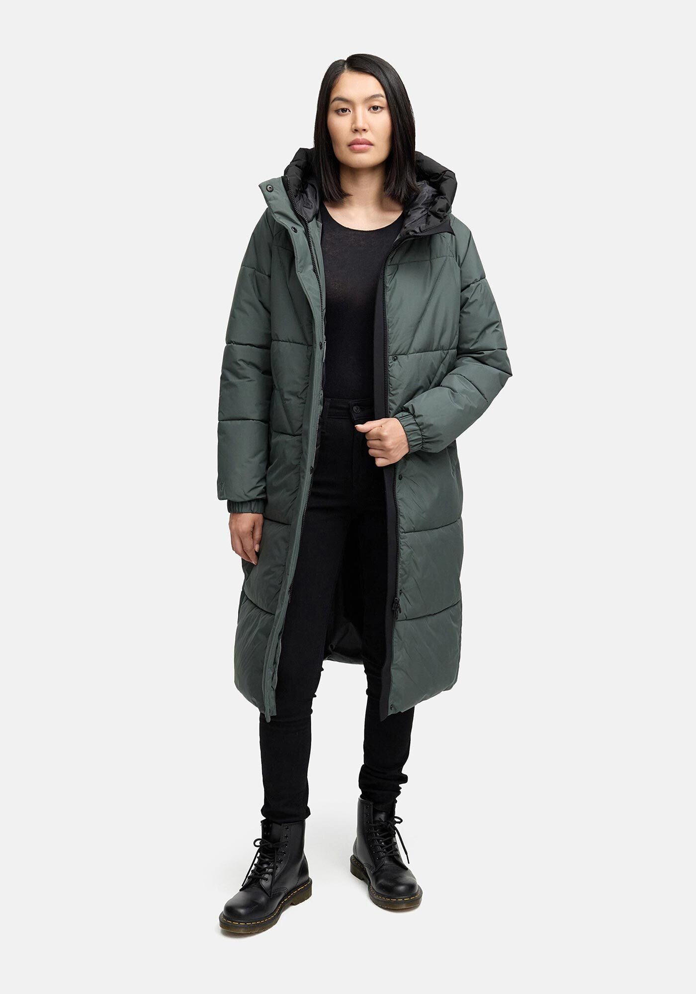 Marikoo Winterjacke Yaskaa mit praktischen Seitenschlitzen am unteren Saum