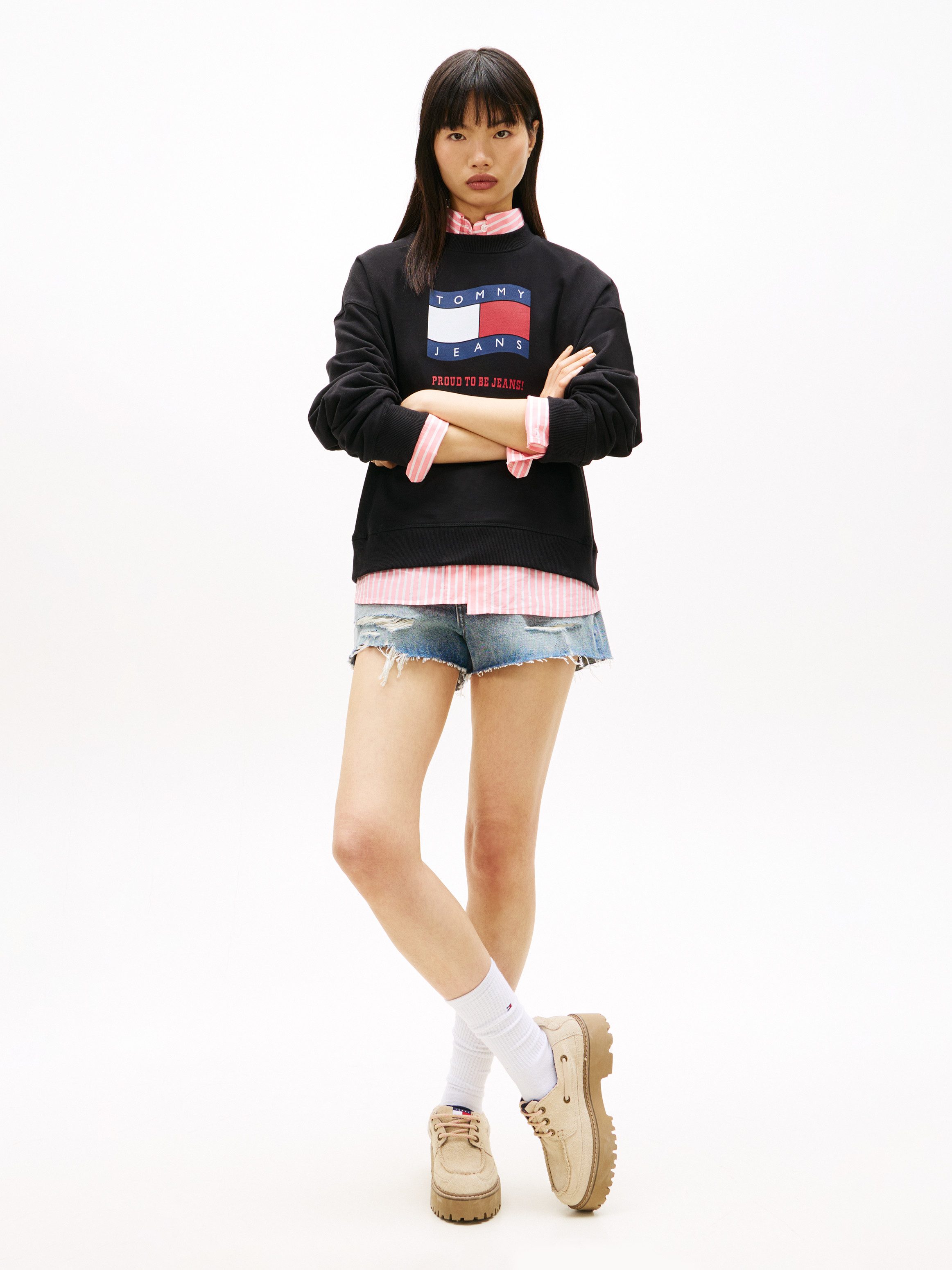 Tommy Jeans Sweatshirt TJW BXY WAVY FLAG CREW EXT Boxy Fit mit Rundhals