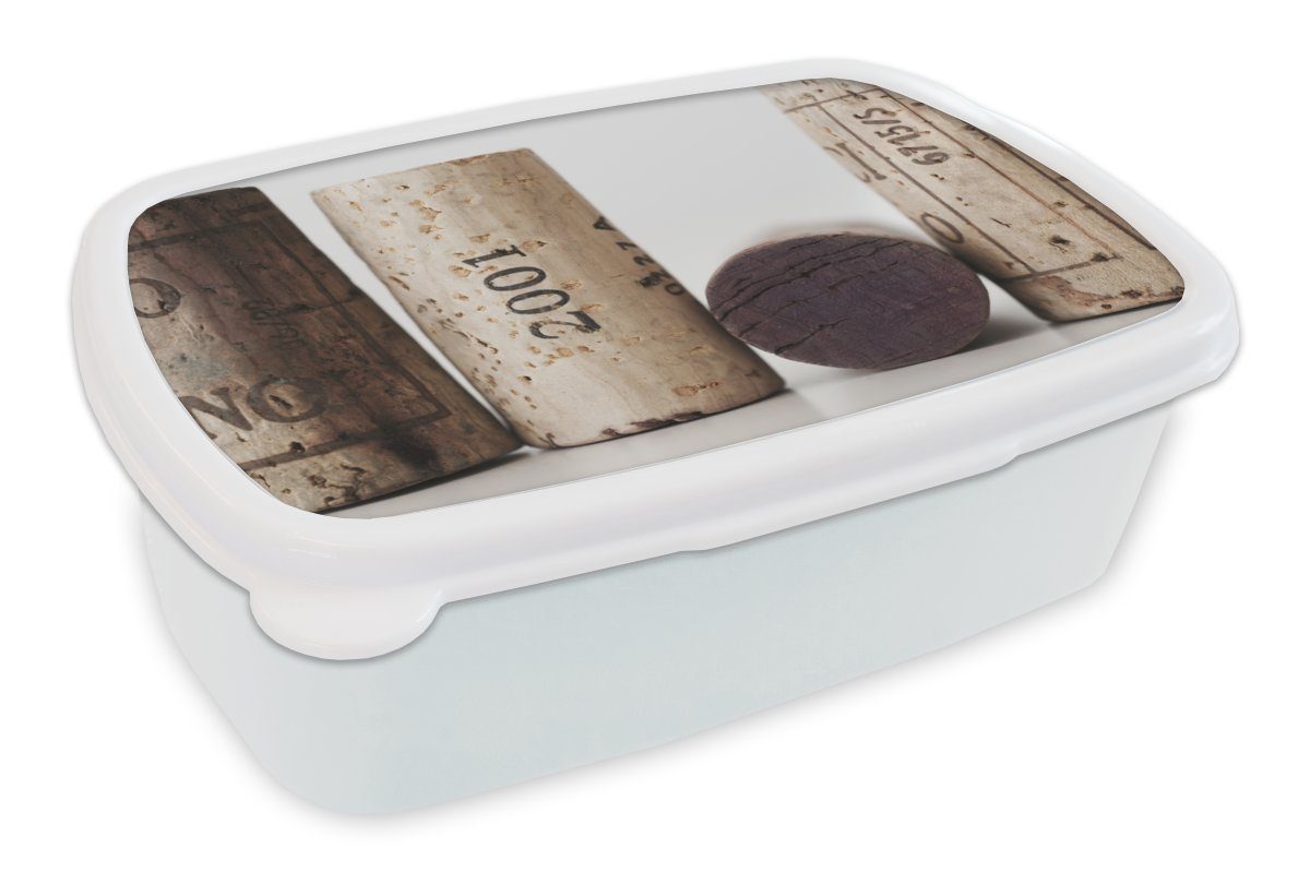 MuchoWow Lunchbox Korken vor einem weißen Hintergrund, Kunststoff, (2-tlg), Brotbox für Kinder und Erwachsene, Brotdose, für Jungs und Mädchen