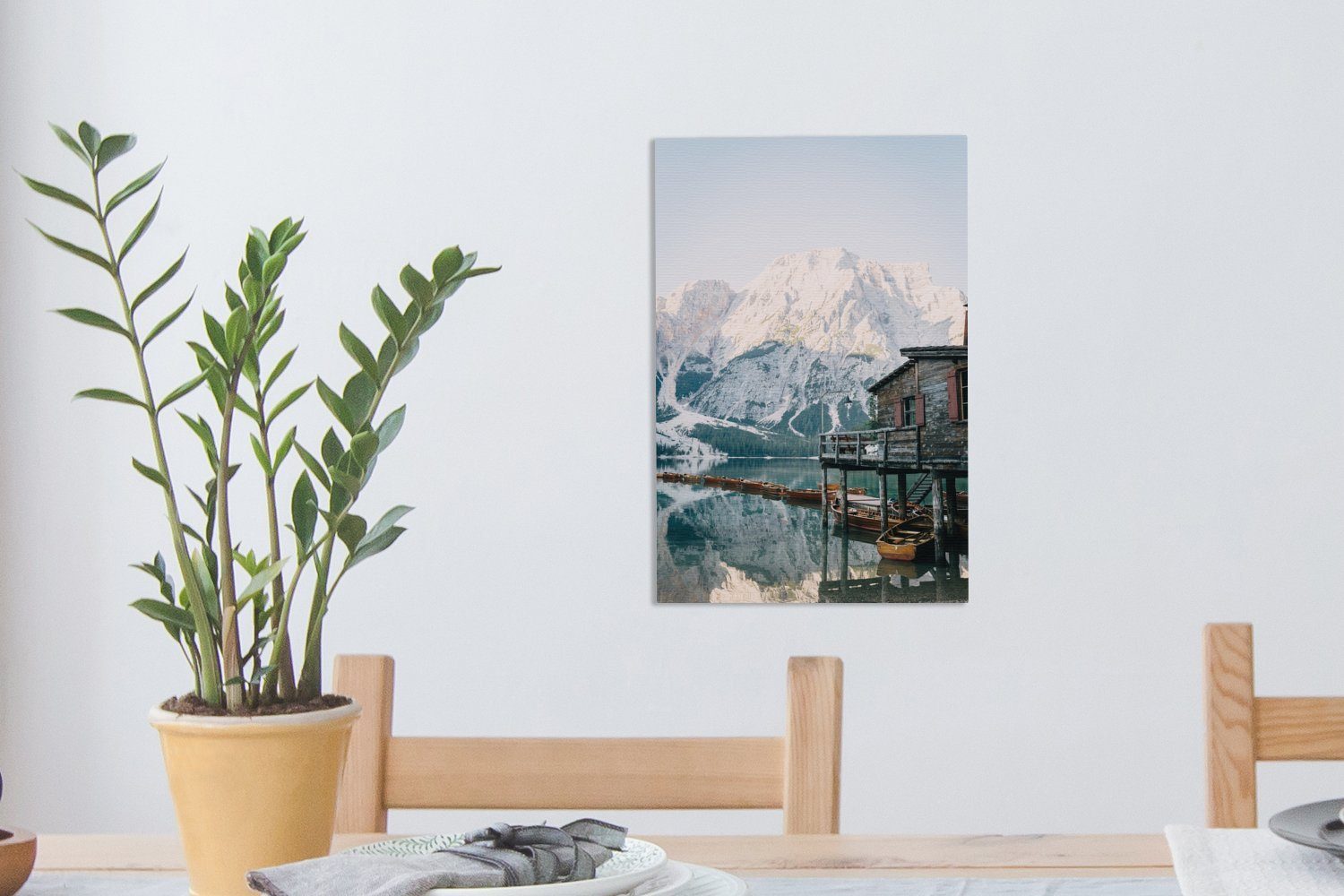 fertig bespannt Verschneite (1 St), Zackenaufhänger, inkl. cm Berge Wildsee, am Leinwandbild 20x30 OneMillionCanvasses® Pragser Leinwandbild Gemälde,
