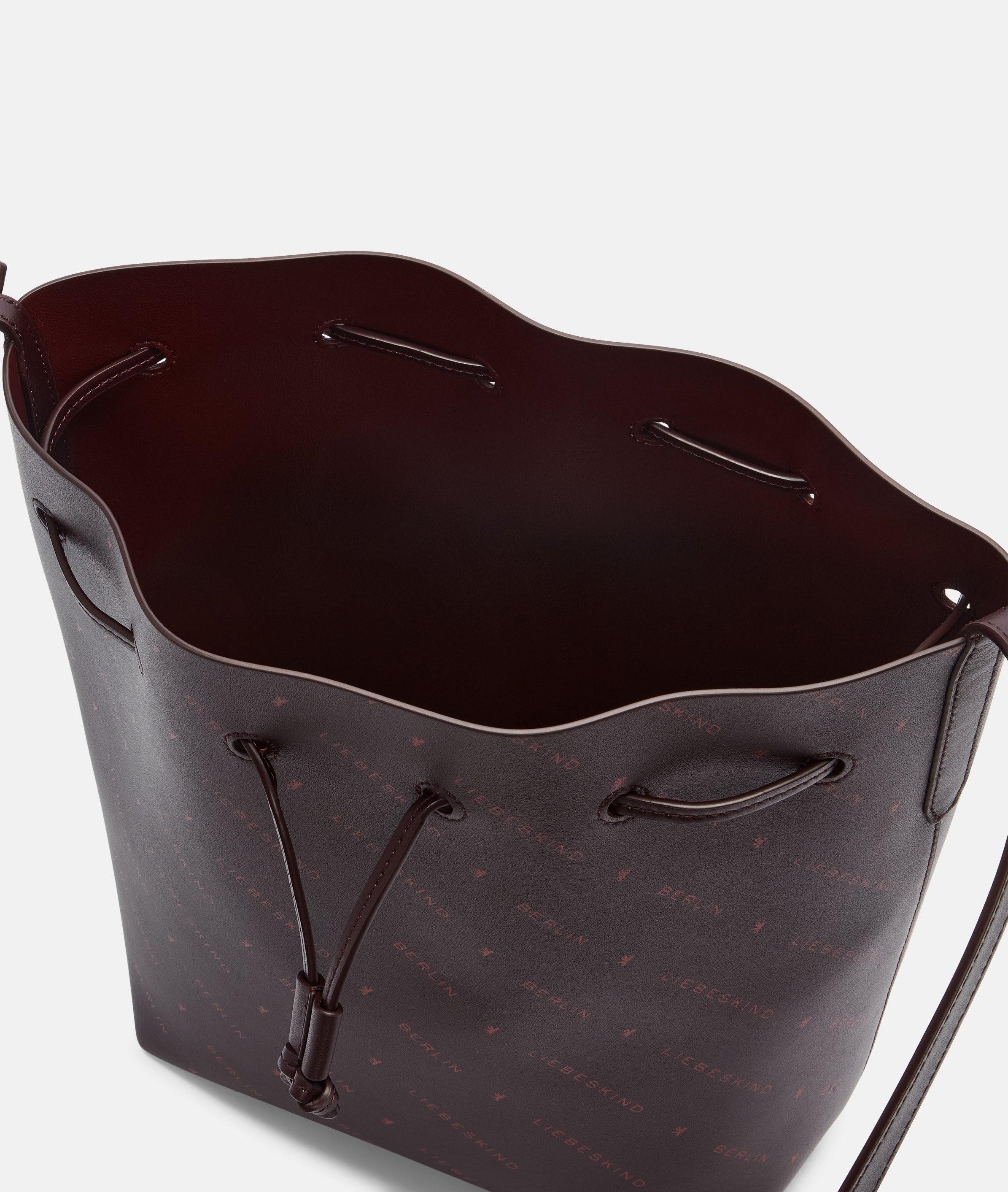Liebeskind Berlin Schultertasche Monogram Bucketbag M, Geräumige Tasche aus Nappaleder mit Liebeskind Berlin Schriftzug