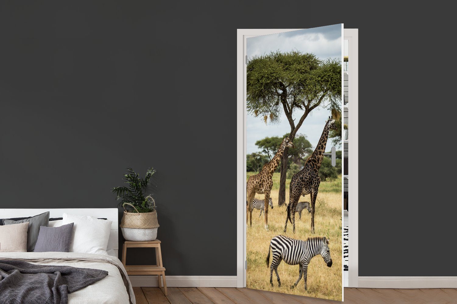 MuchoWow Türtapete Giraffen Savanne für 75x205 Türaufkleber, in Tür, cm Zebras Fototapete (1 gemeinsam bedruckt, Matt, St), des, und der