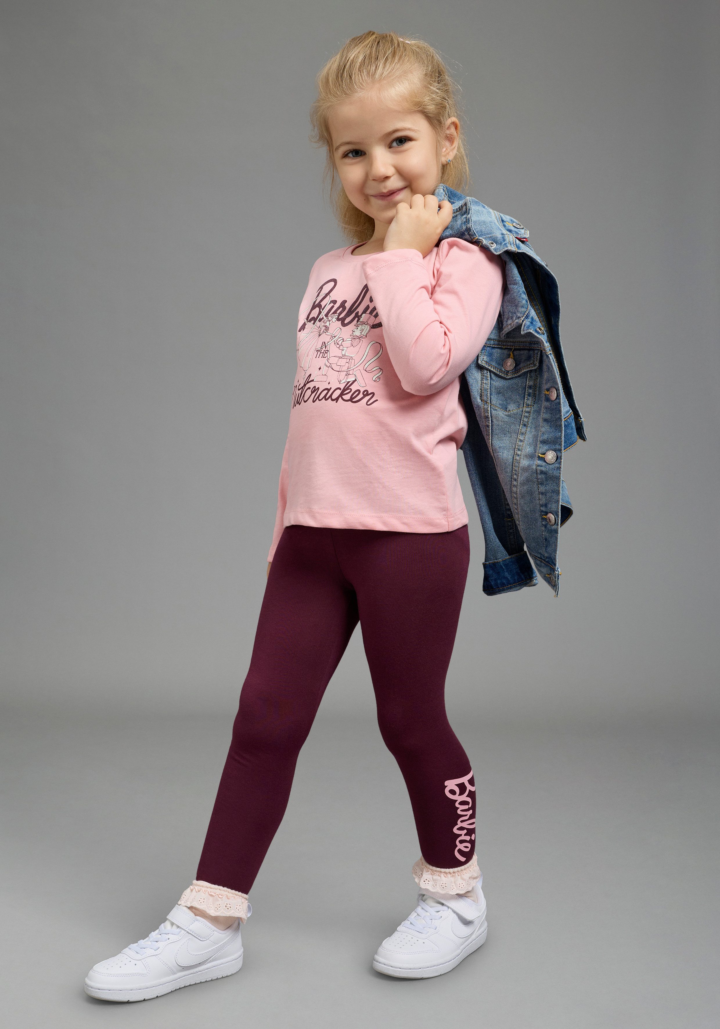 KIDSWORLD Langarmshirt BARBIE Glitzerdruck Shirt, Mattel BARBIE Nussknacker Shirt, hüftlange Basic-Passform, Langarm-Design – Bild 4 von 5