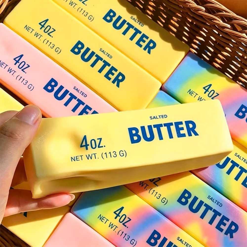 OLi Therapieknete Squishy Butter – Weiche dehnbare Knetmasse (weicher Slow Rising Squishy im lustigen Butter-Design, 1-tlg), Anti-Stress, Spielspaß für Kinder & Erwachsene